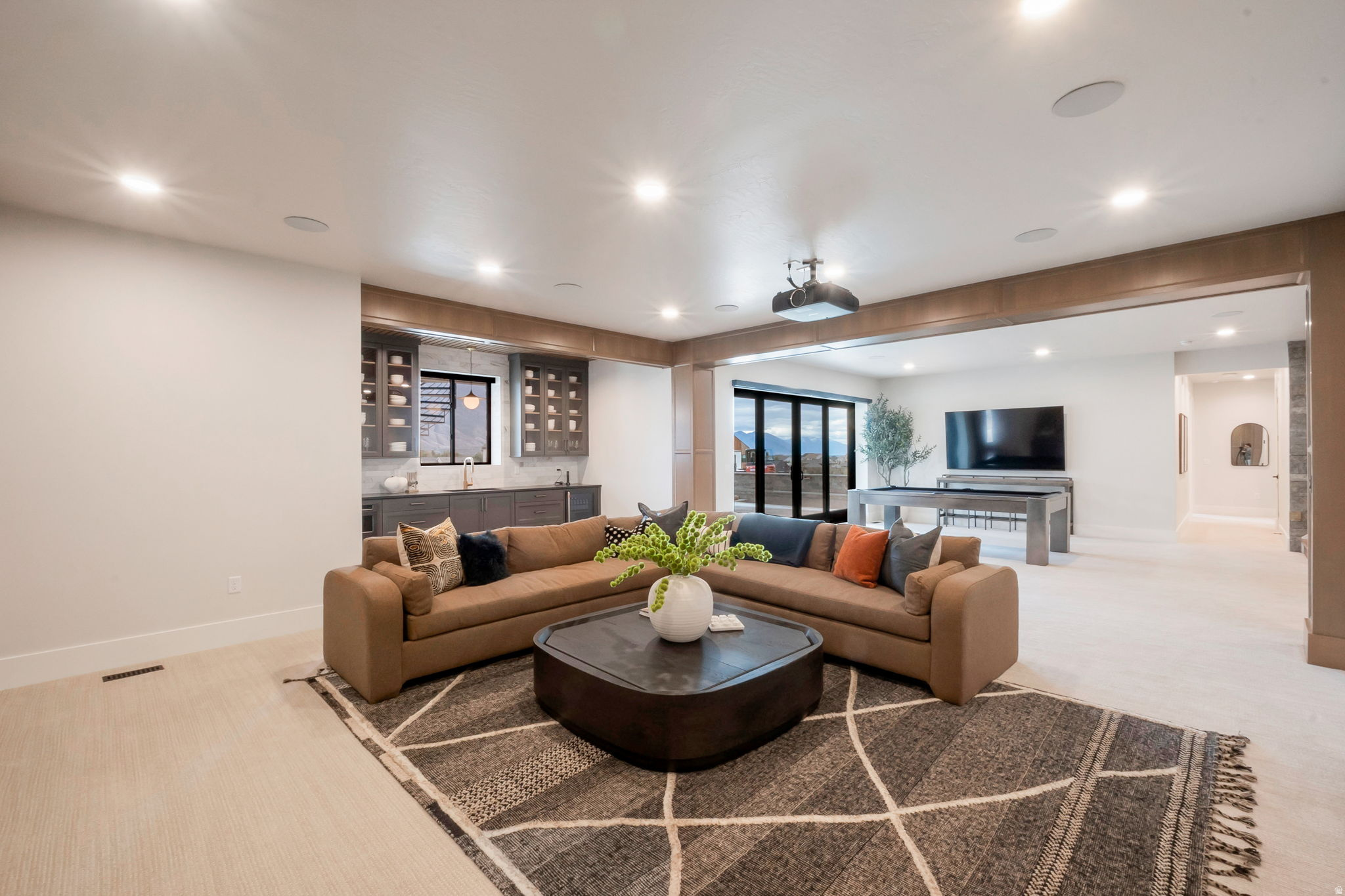 HIGHLAND OAKS - Residential