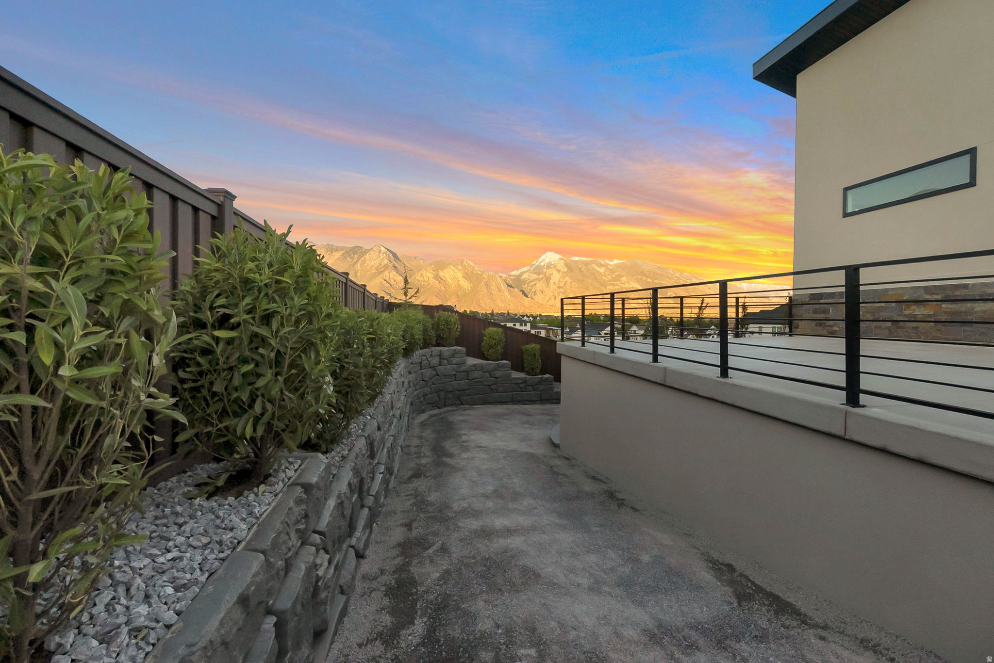 HIGHLAND OAKS - Residential