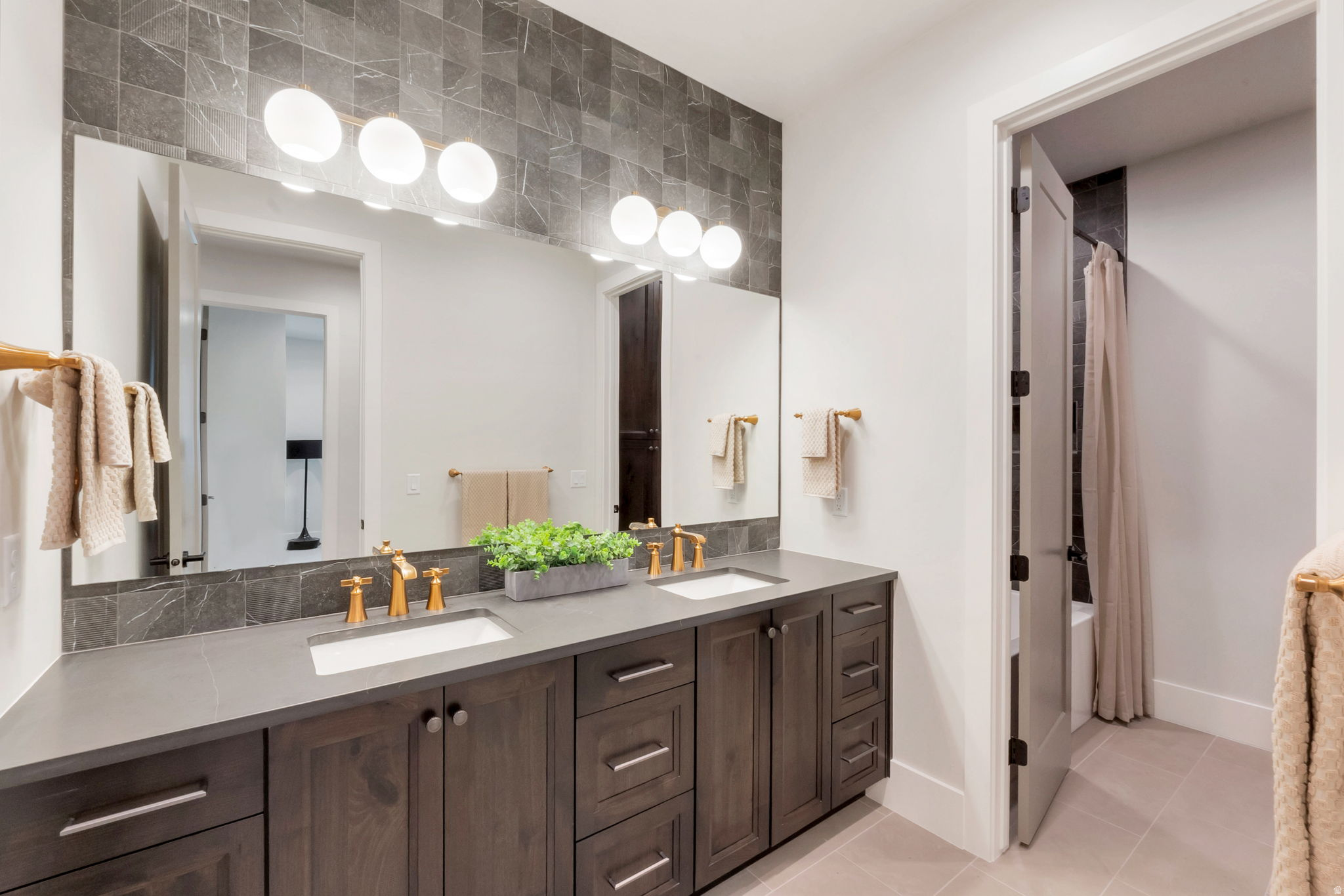 HIGHLAND OAKS - Residential