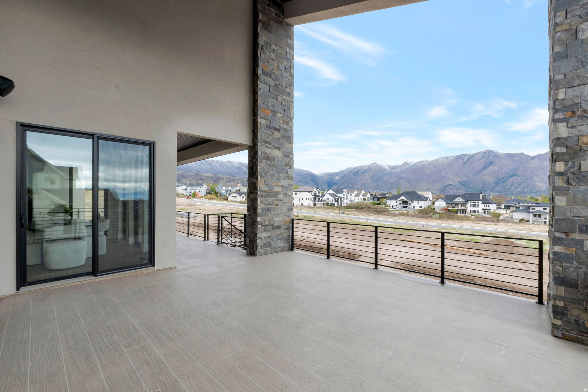 HIGHLAND OAKS - Residential