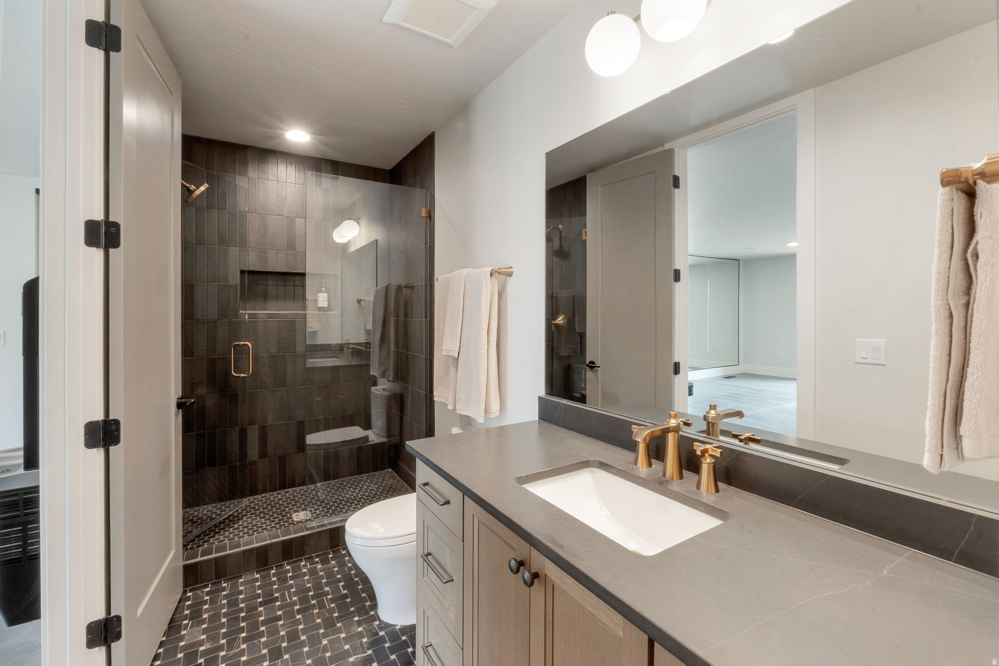 HIGHLAND OAKS - Residential