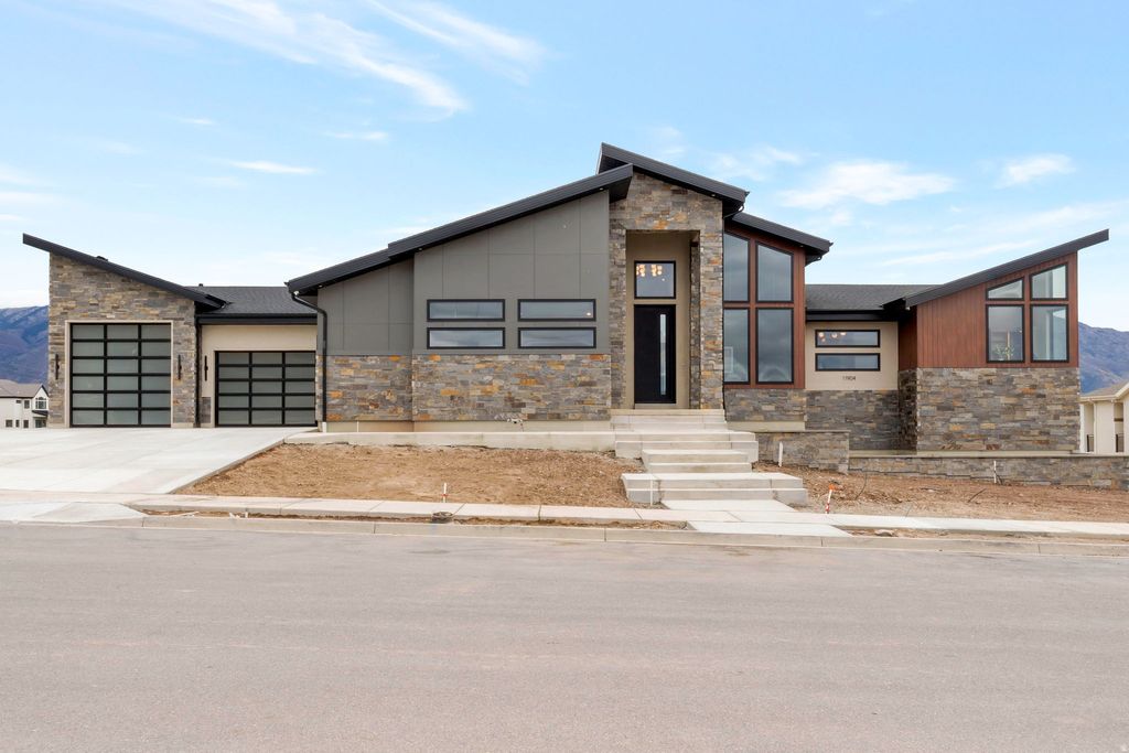 Photo of 11904 N BURNING OAKS DR N, Highland, UT 84003 (MLS # 2157592)