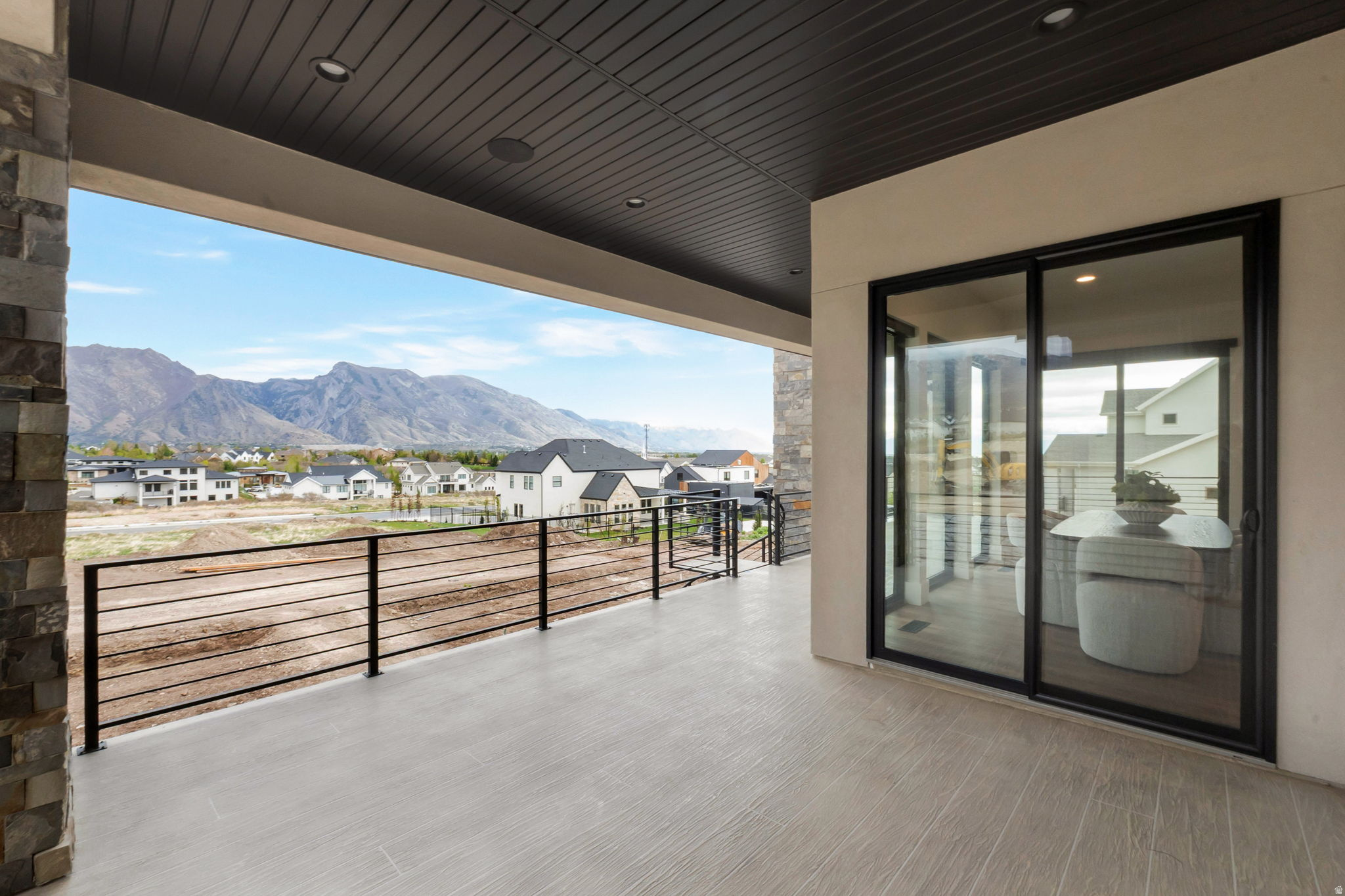 HIGHLAND OAKS - Residential