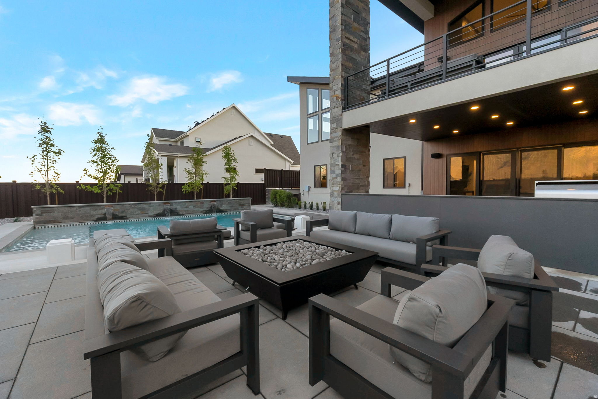 HIGHLAND OAKS - Residential