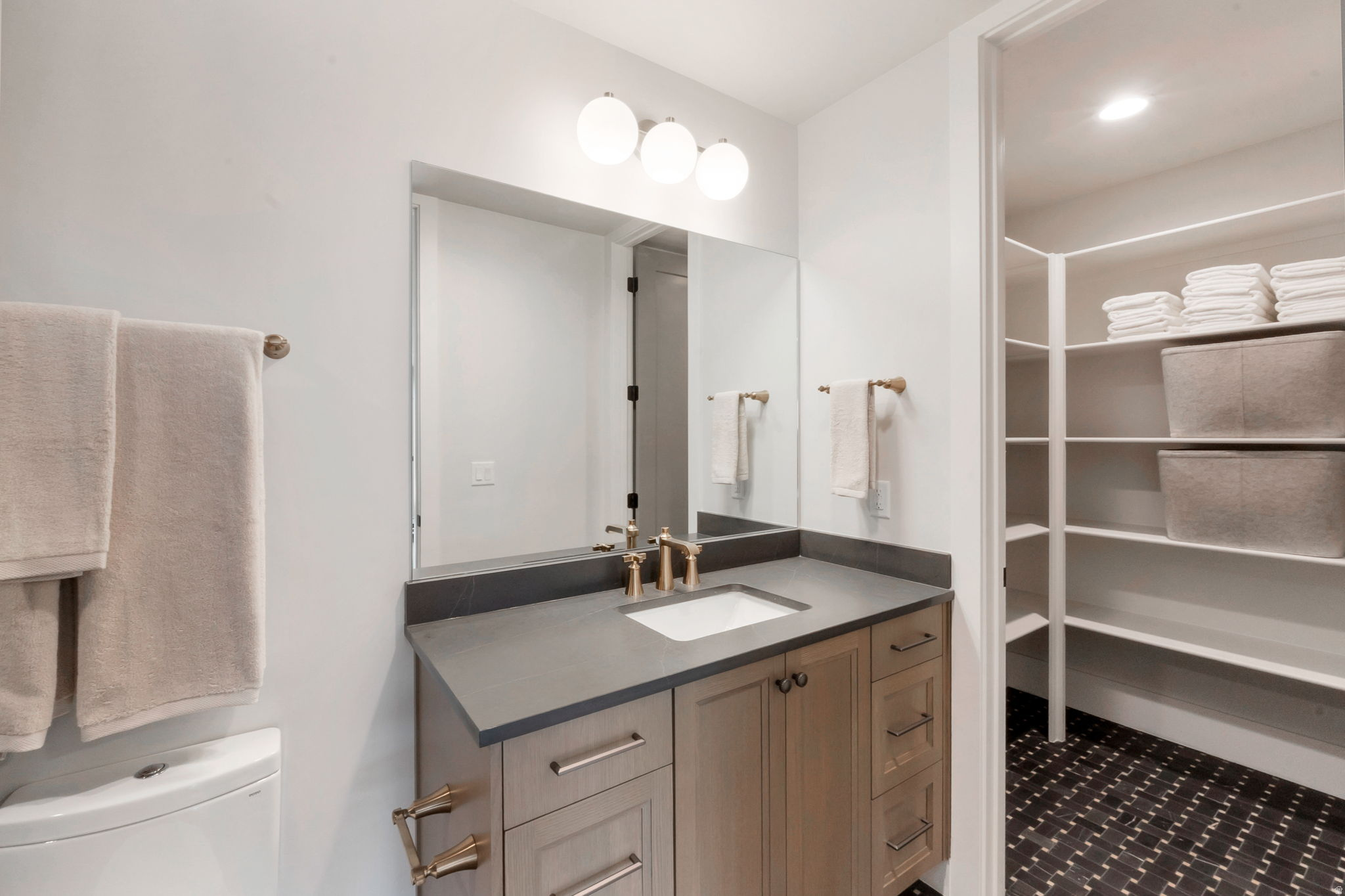 HIGHLAND OAKS - Residential