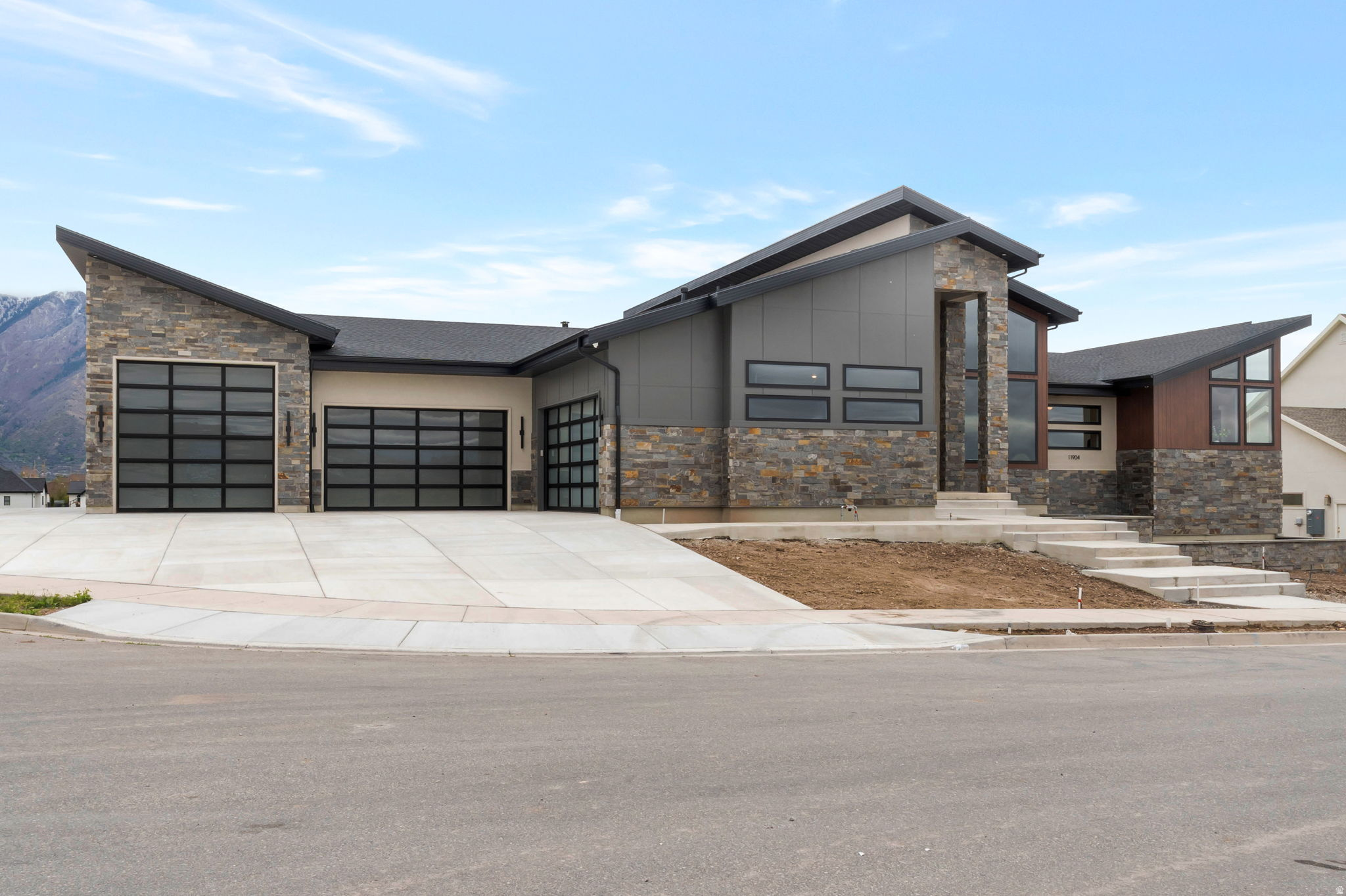 HIGHLAND OAKS - Residential