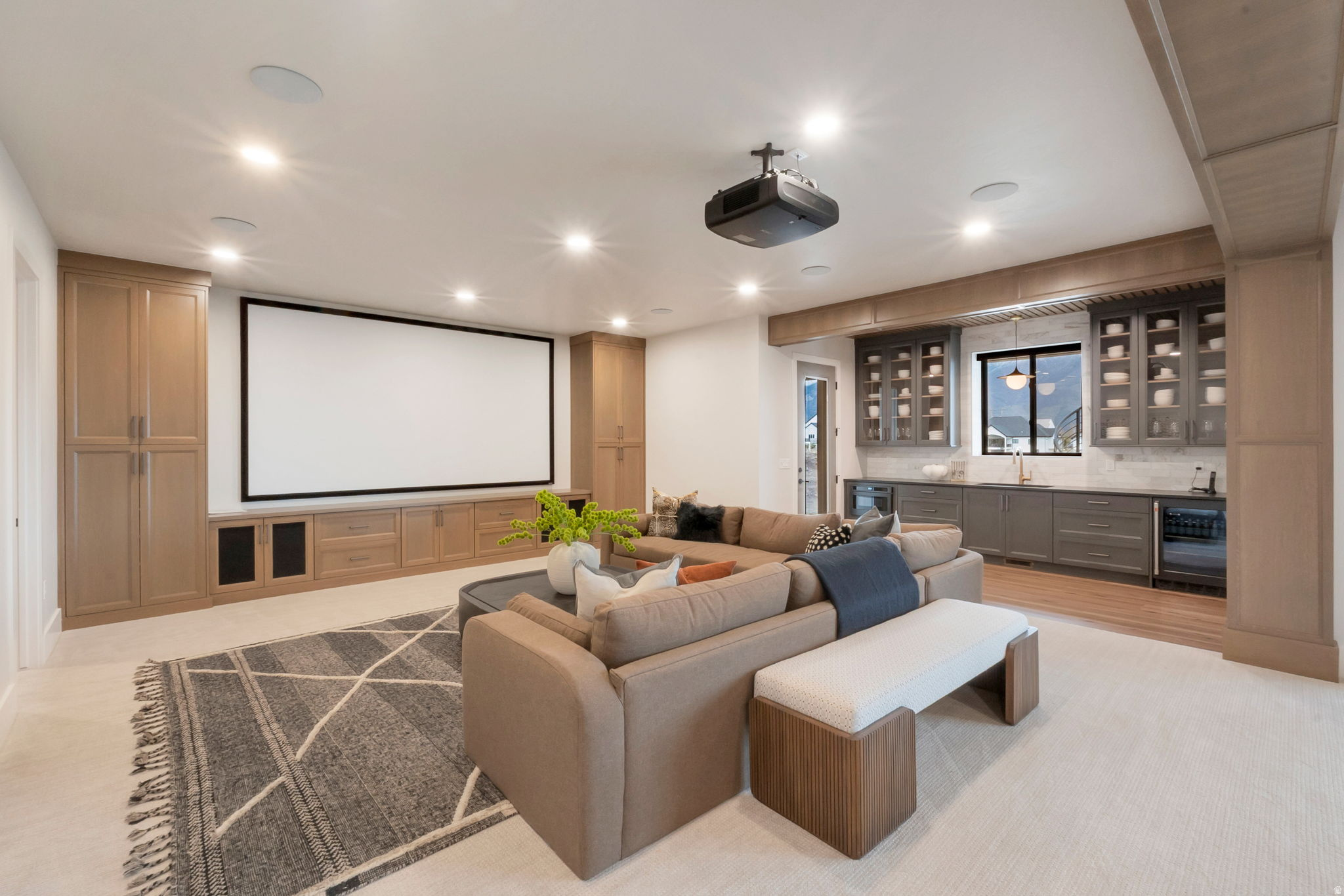 HIGHLAND OAKS - Residential