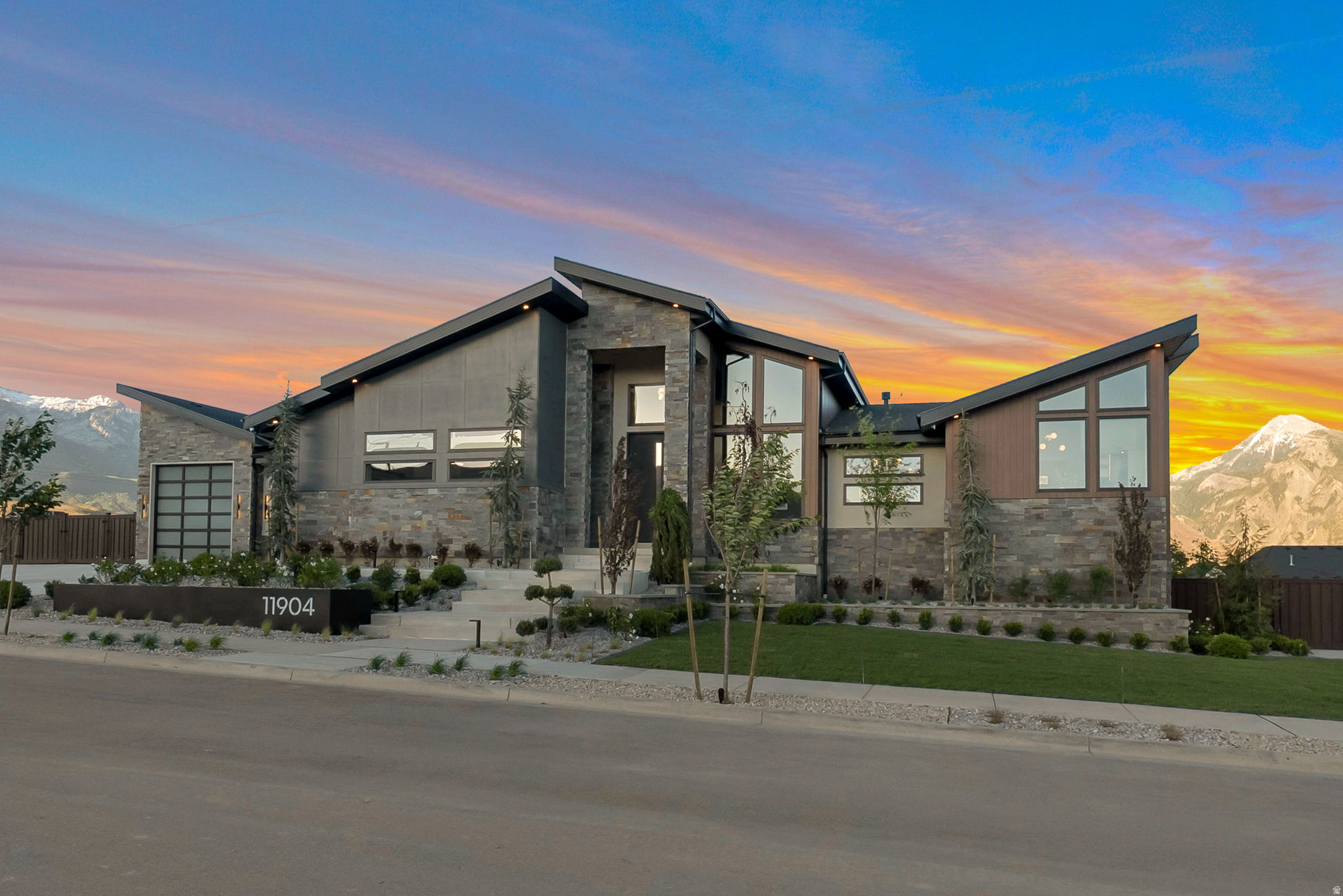 HIGHLAND OAKS - Residential