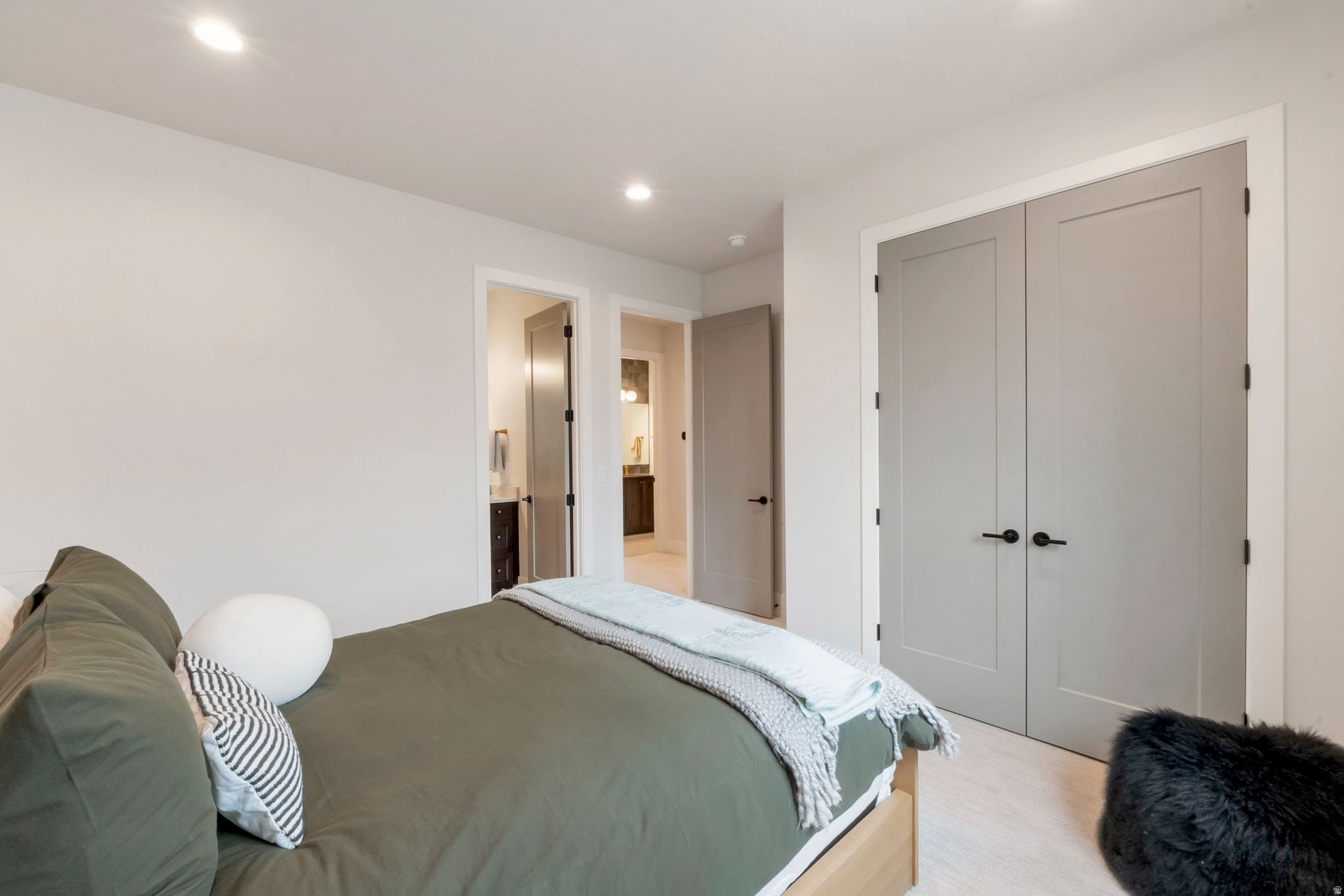 HIGHLAND OAKS - Residential
