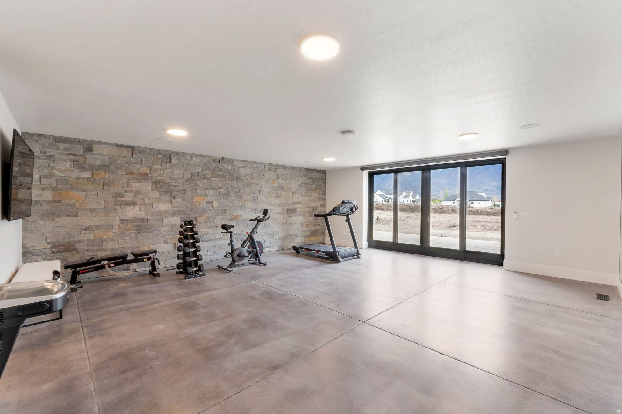 HIGHLAND OAKS - Residential