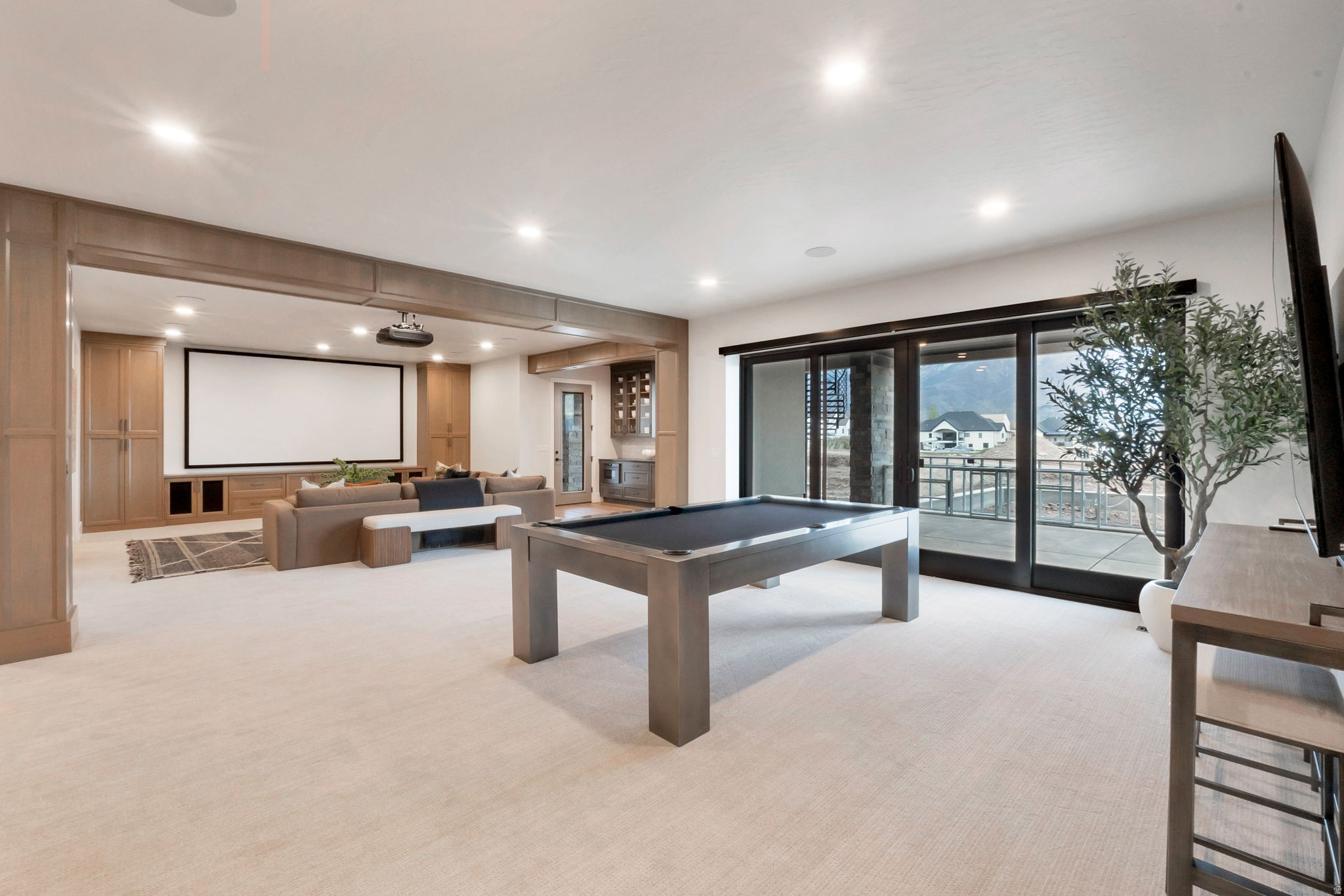 HIGHLAND OAKS - Residential