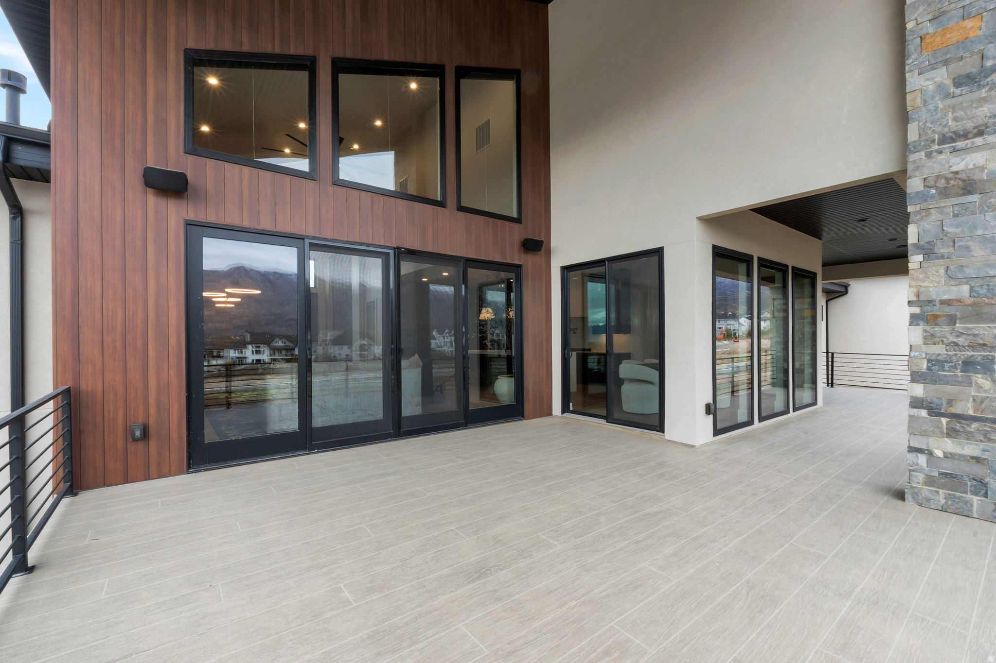 HIGHLAND OAKS - Residential