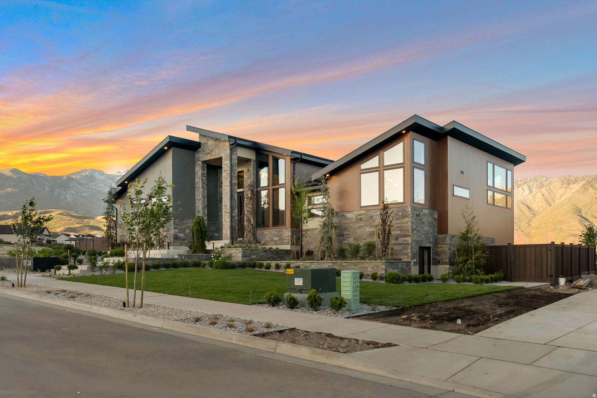 HIGHLAND OAKS - Residential