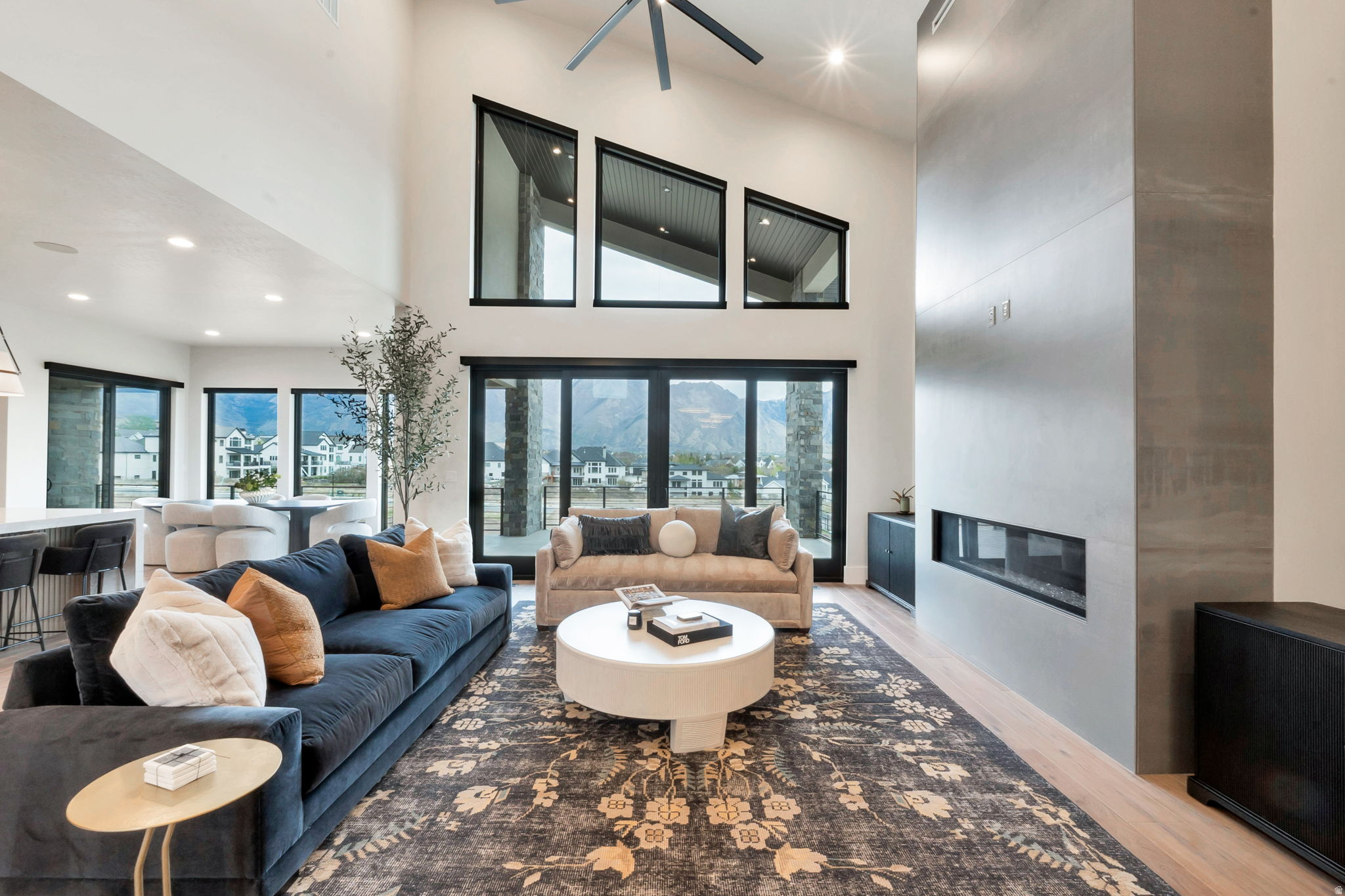 HIGHLAND OAKS - Residential