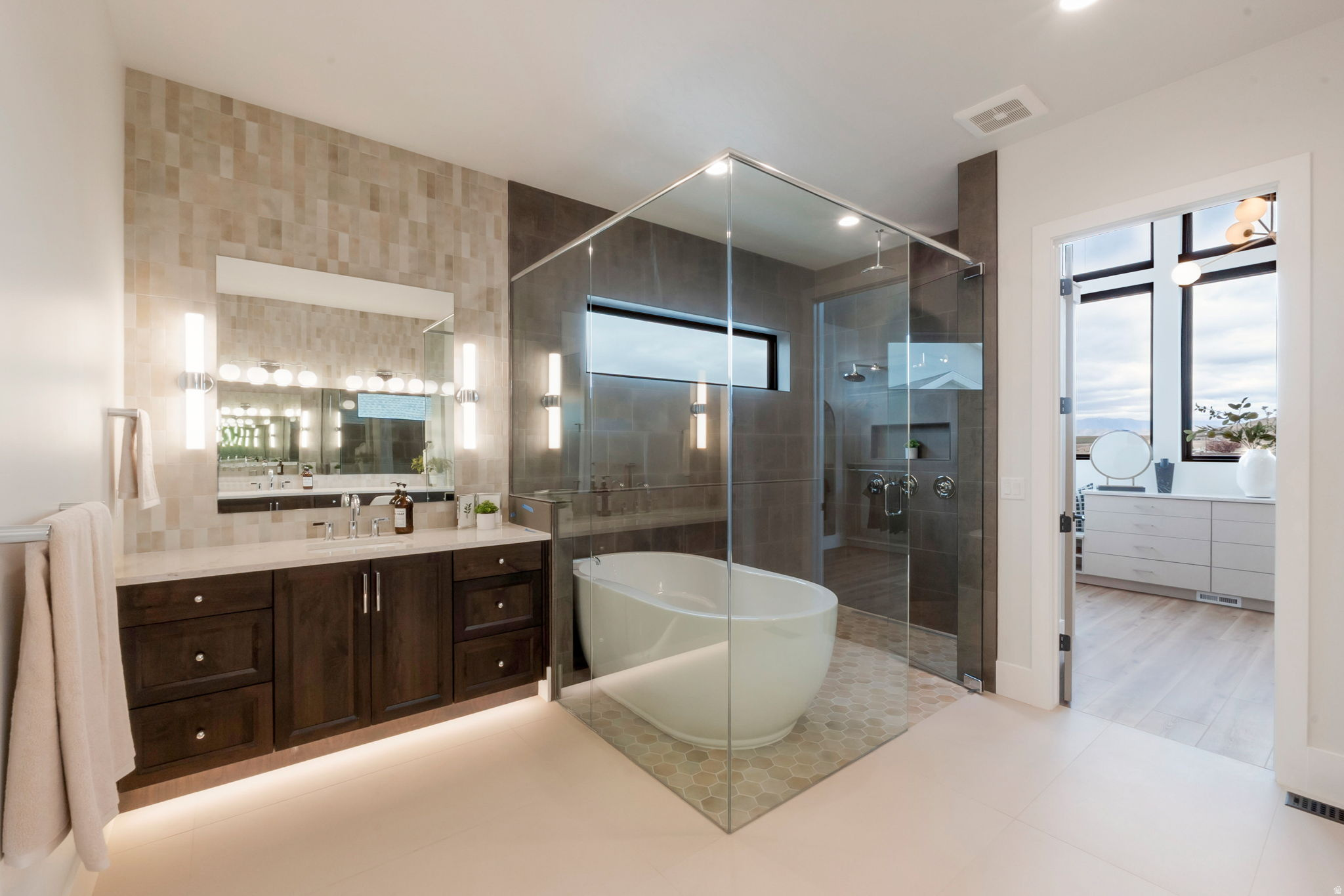 HIGHLAND OAKS - Residential