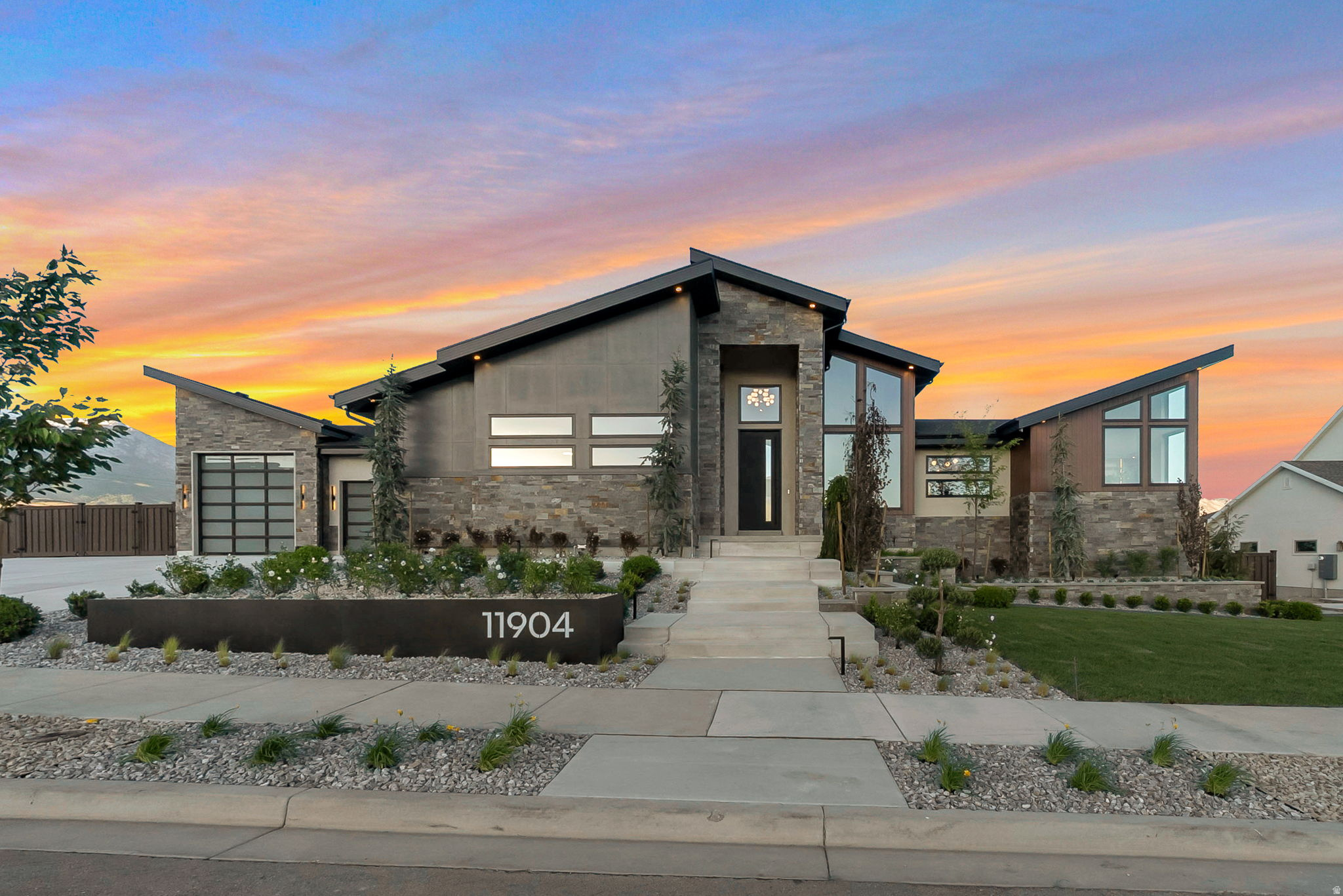 HIGHLAND OAKS - Residential