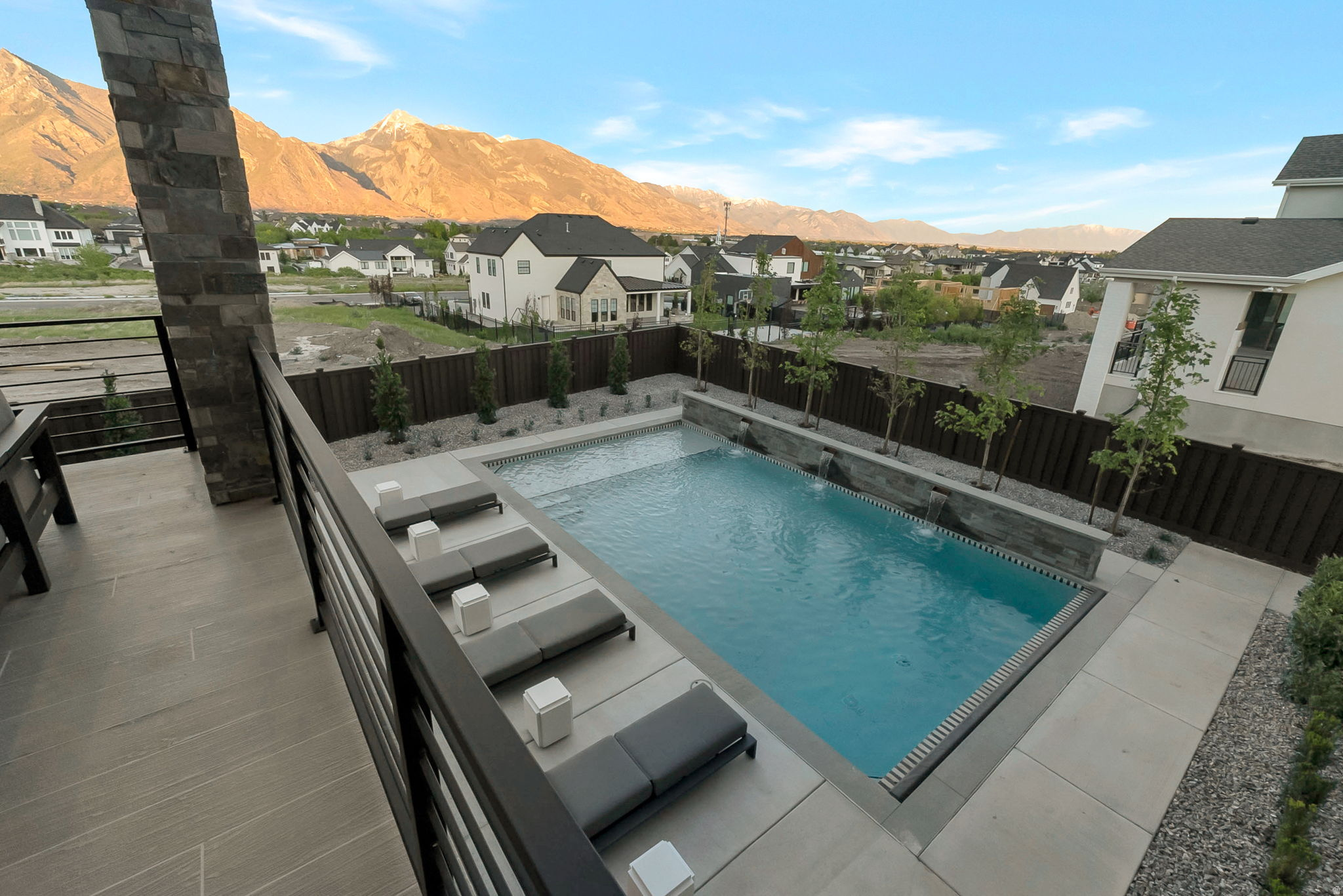 HIGHLAND OAKS - Residential