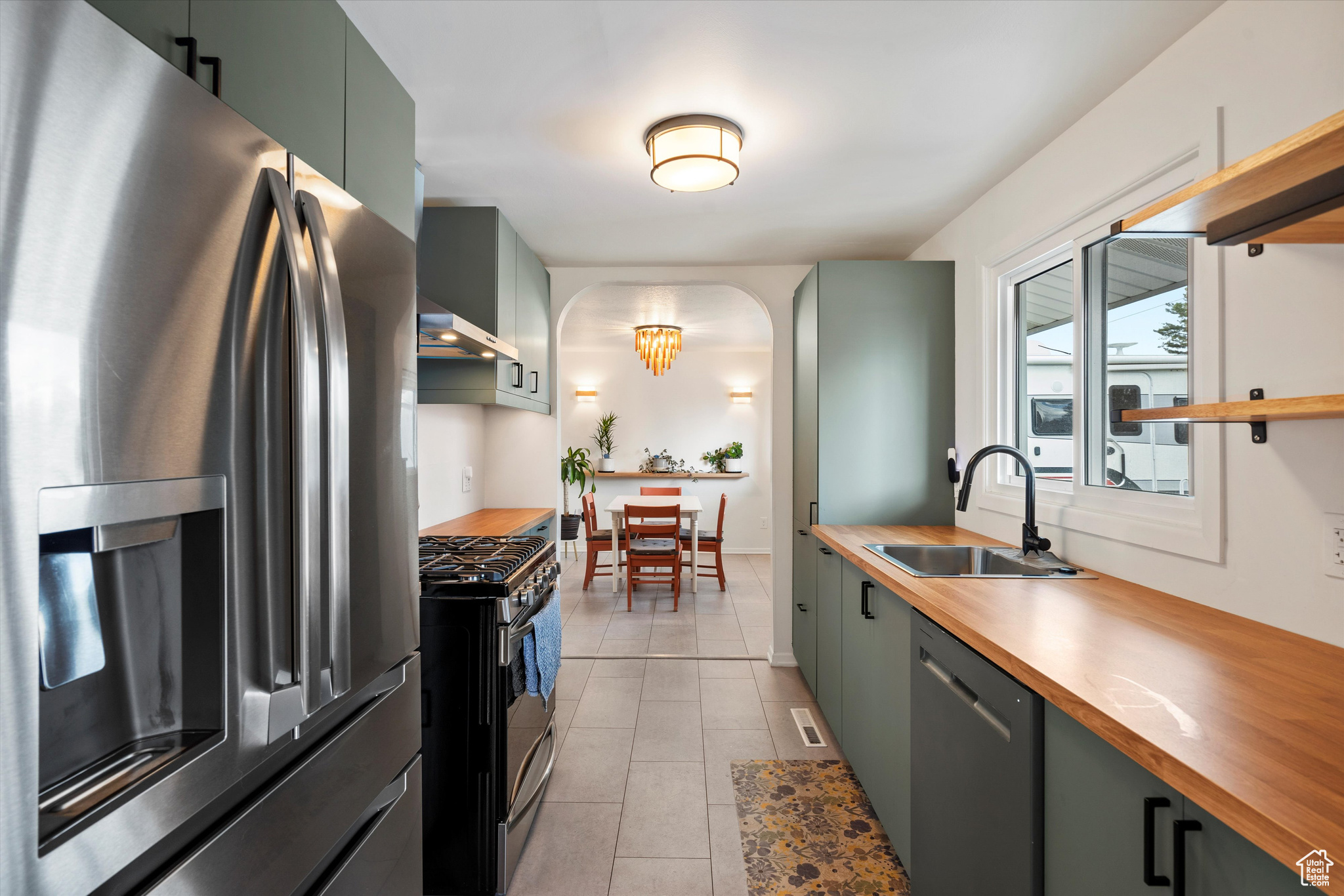 318 W La Salle Dr, Midvale, Utah image 11