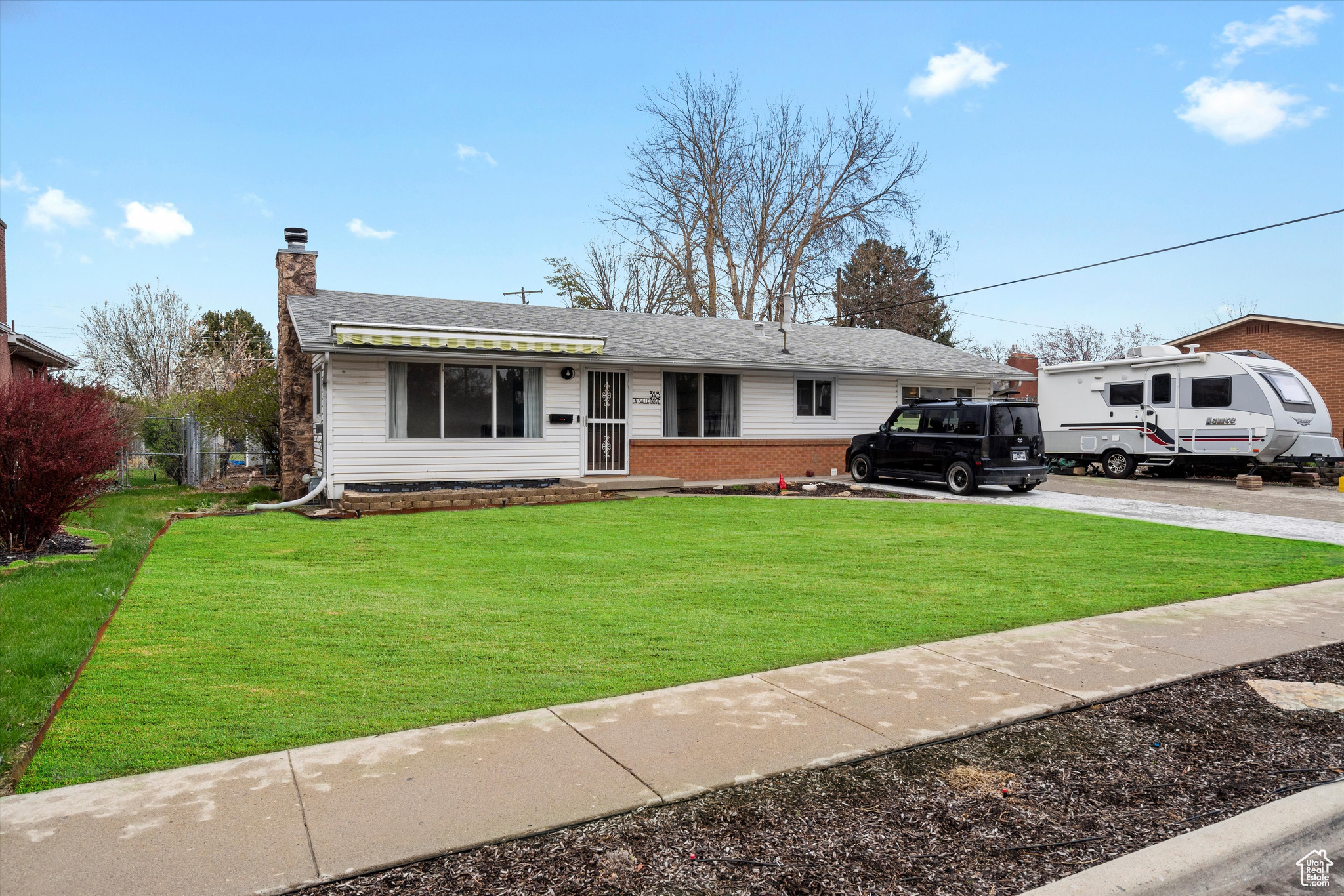 318 W La Salle Dr, Midvale, Utah image 2