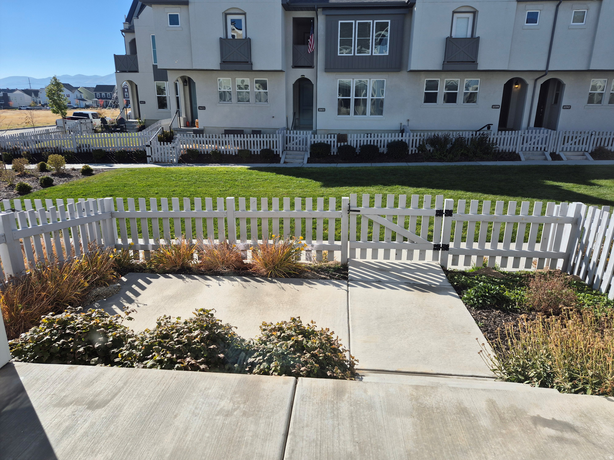 DAYBREAK - Residential