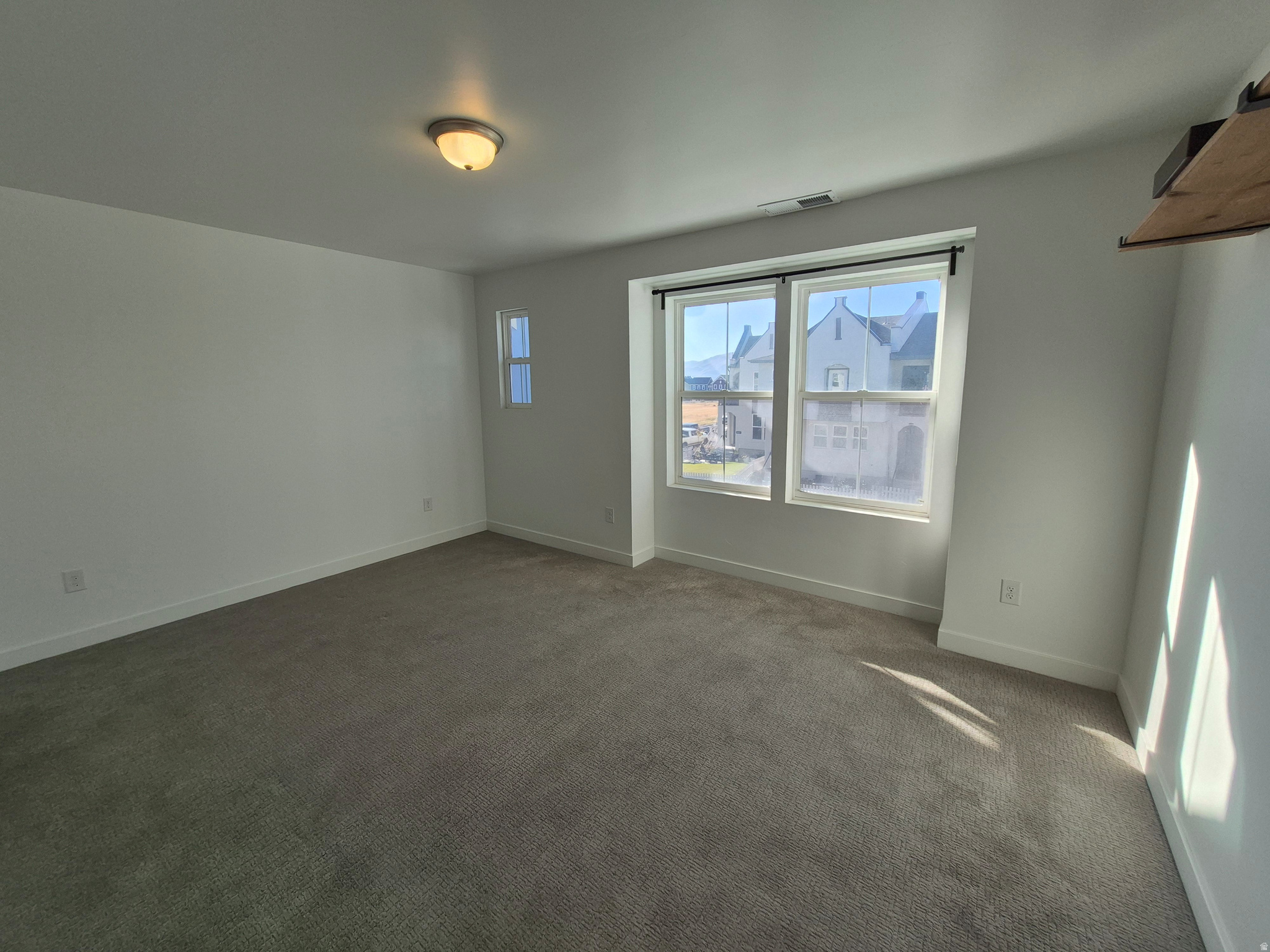 DAYBREAK - Residential