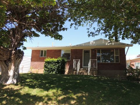 Homes For Sale - 380 E 300<br/> Clearfield, UT 84015