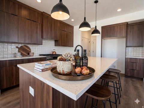Townhouse For Sale - 6899 W Gravel Cross Way #288<br/> West Jordan, UT 84081