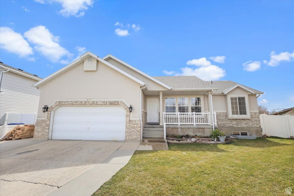 Photo of 3018 S ASPLUND CIR W, Salt Lake City, UT 84119 (MLS # 2119660)