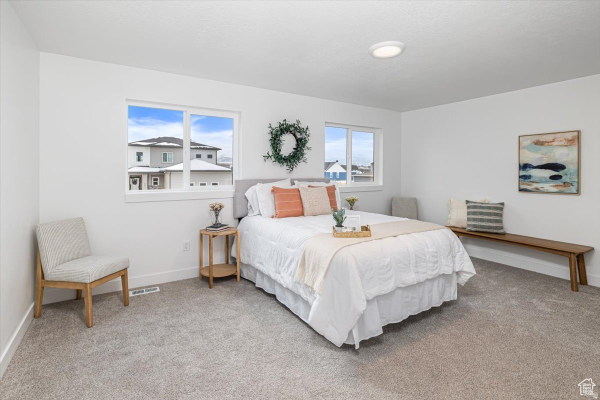 SMILING H - Residential