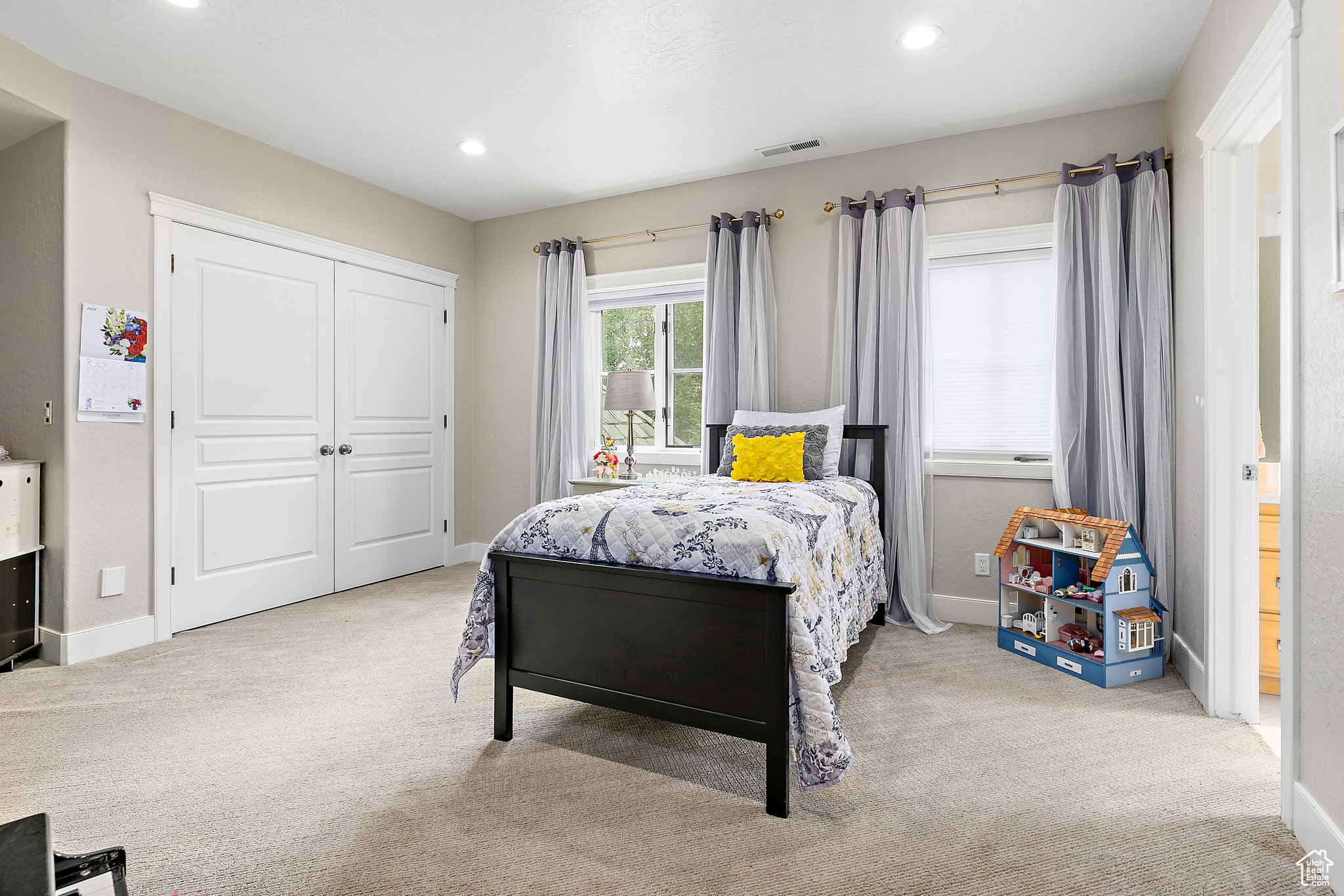 PINNACLE POINTE - Residential
