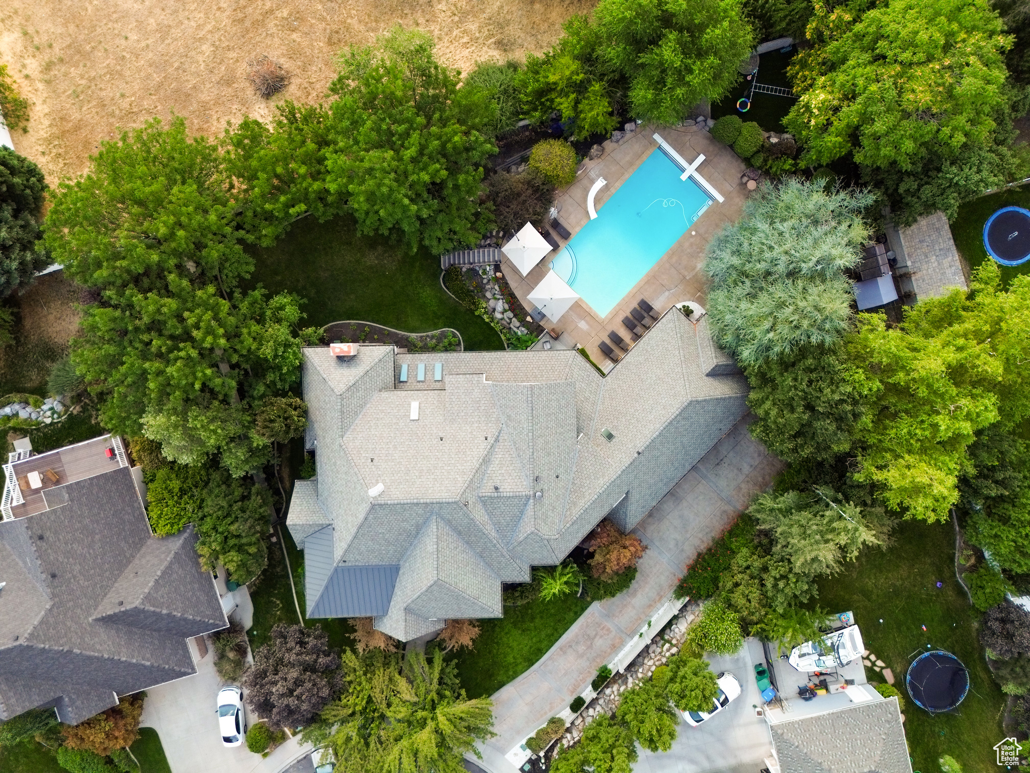 PINNACLE POINTE - Residential