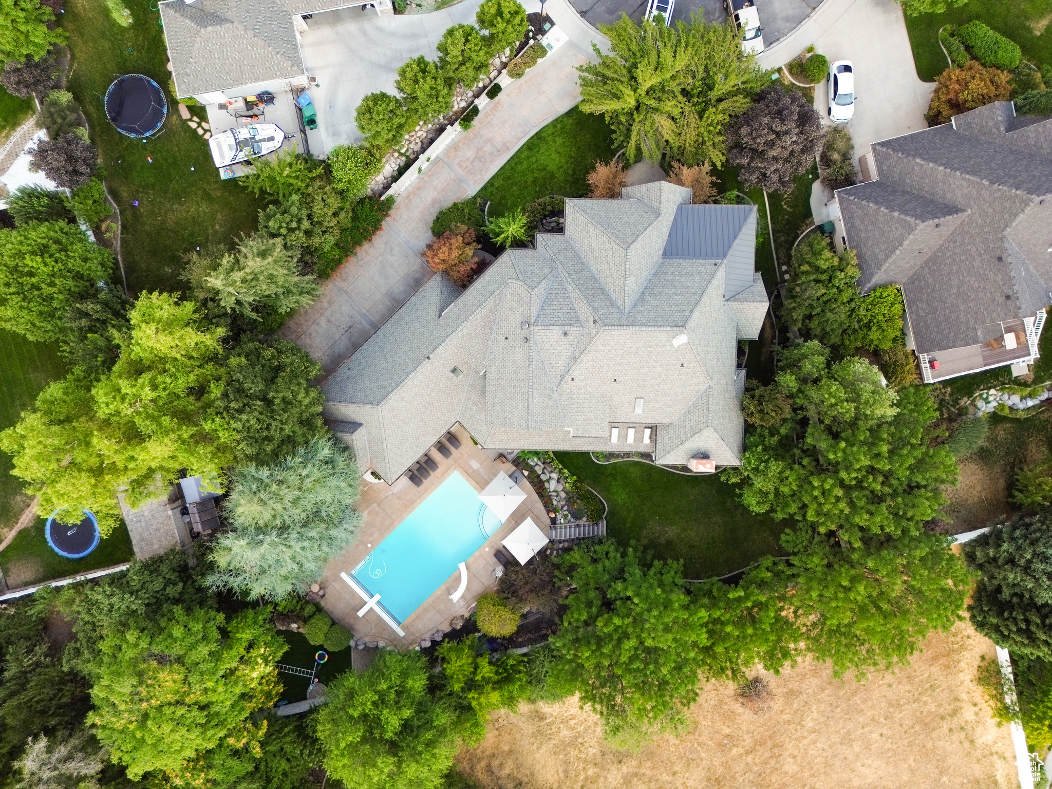 PINNACLE POINTE - Residential