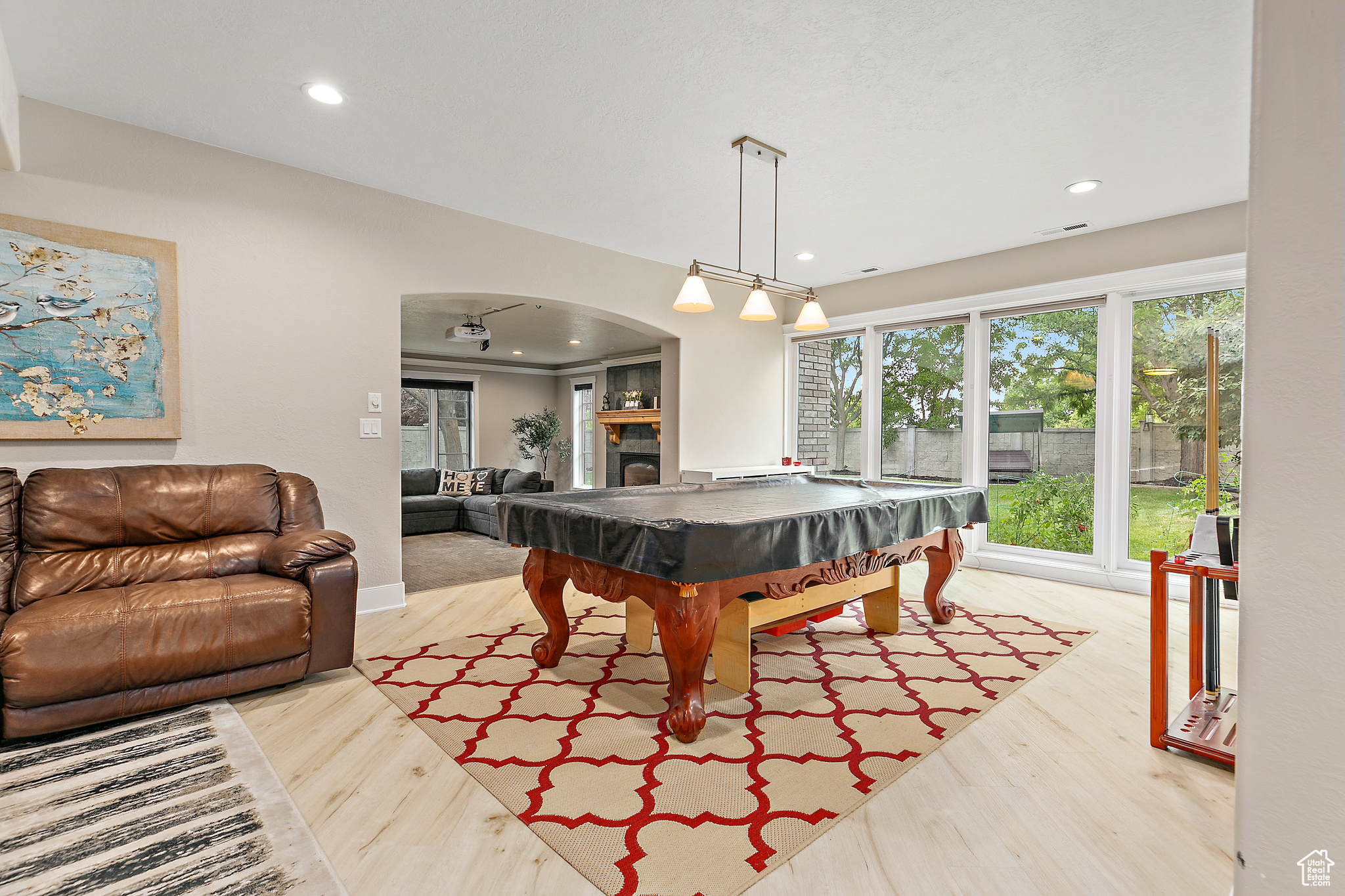 PINNACLE POINTE - Residential