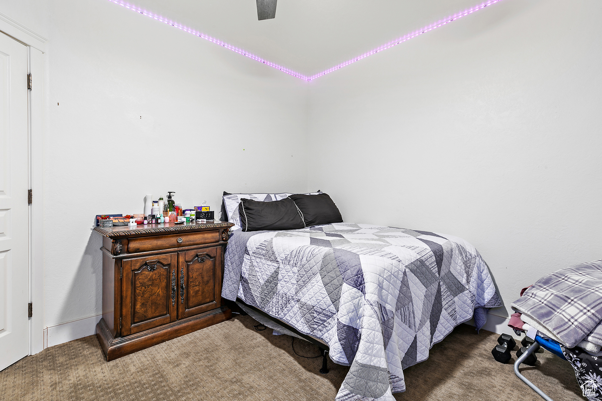 PINNACLE POINTE - Residential