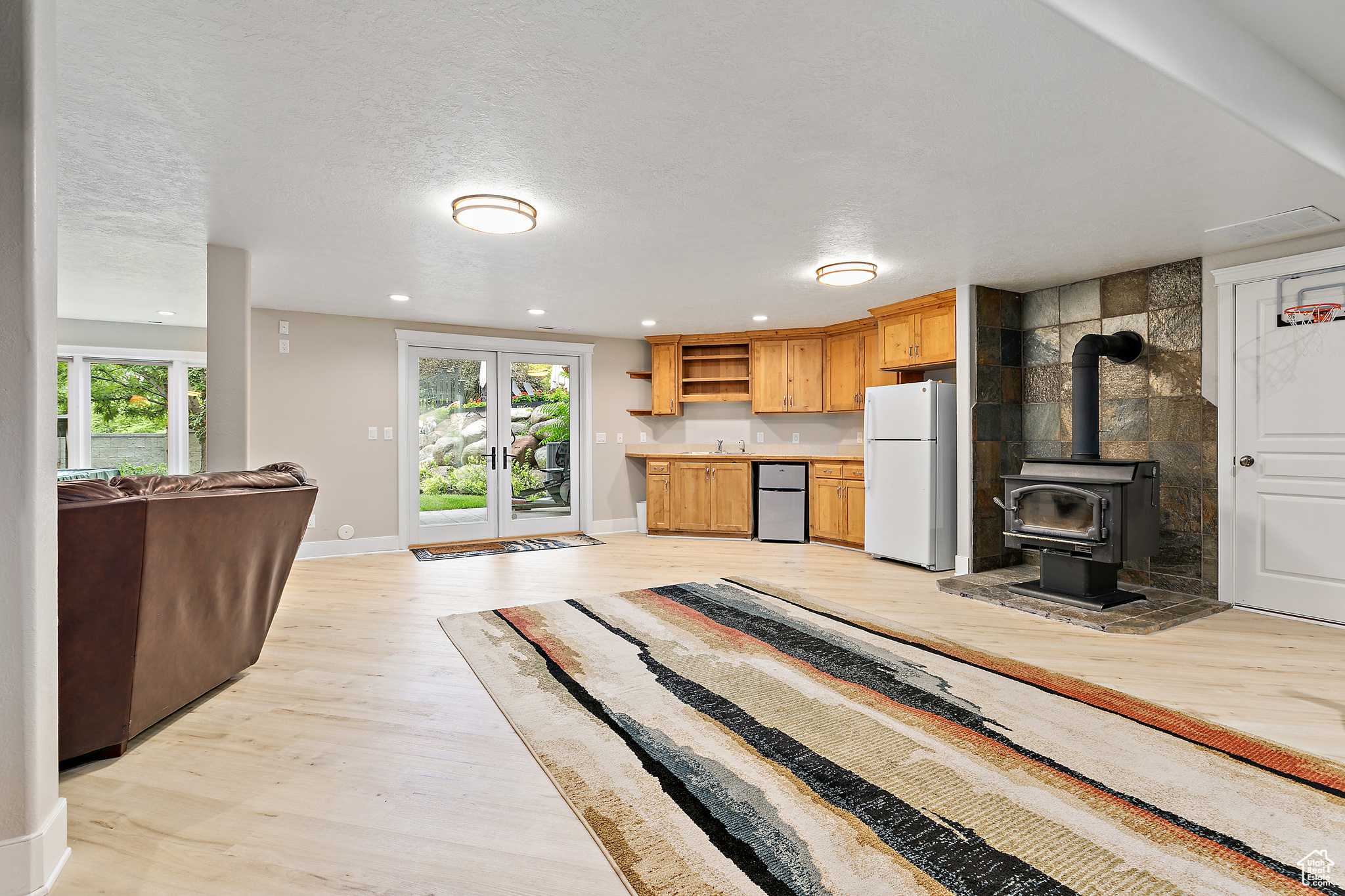 PINNACLE POINTE - Residential
