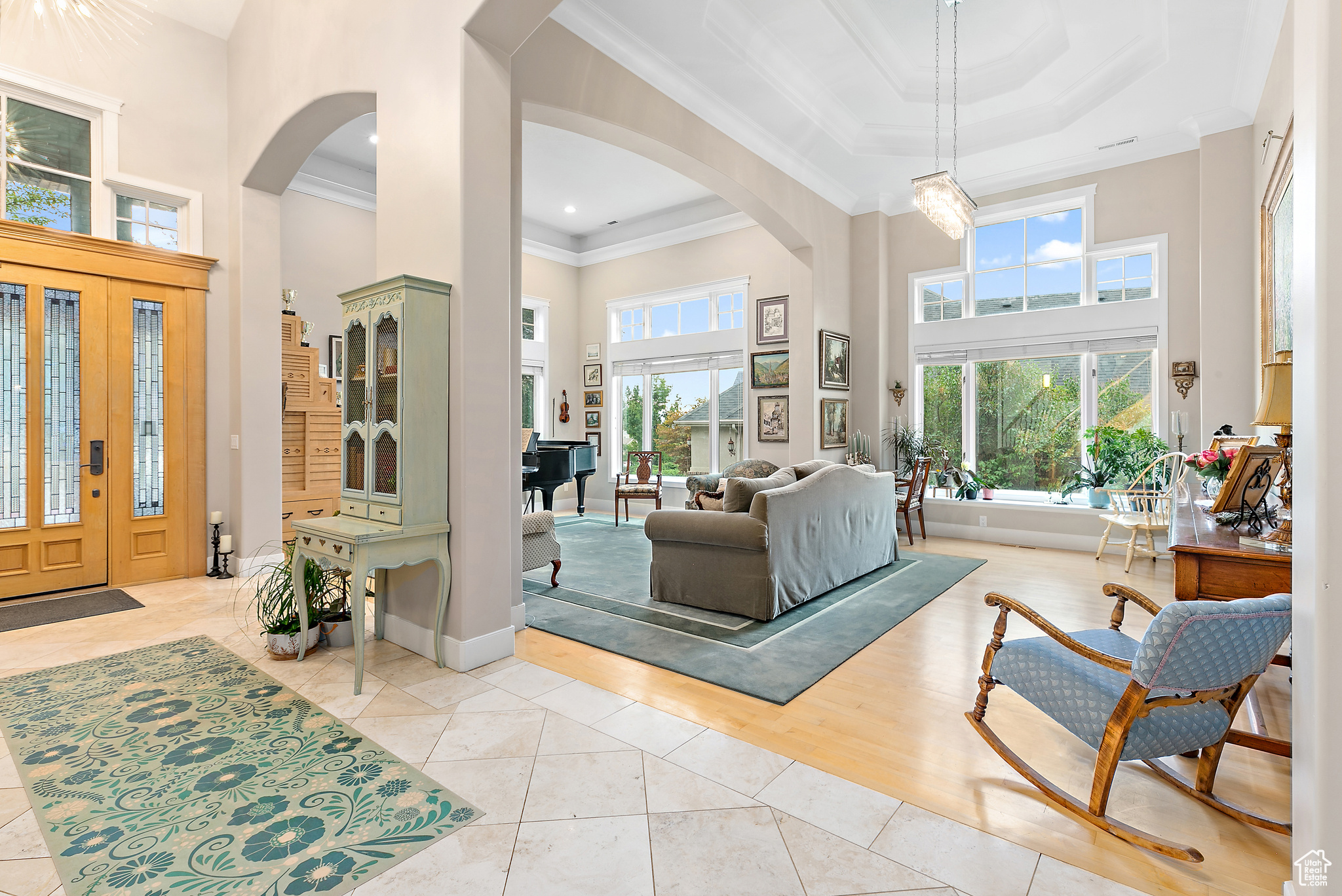 PINNACLE POINTE - Residential