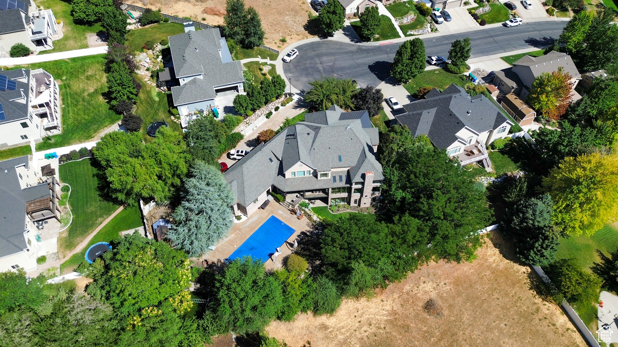 PINNACLE POINTE - Residential