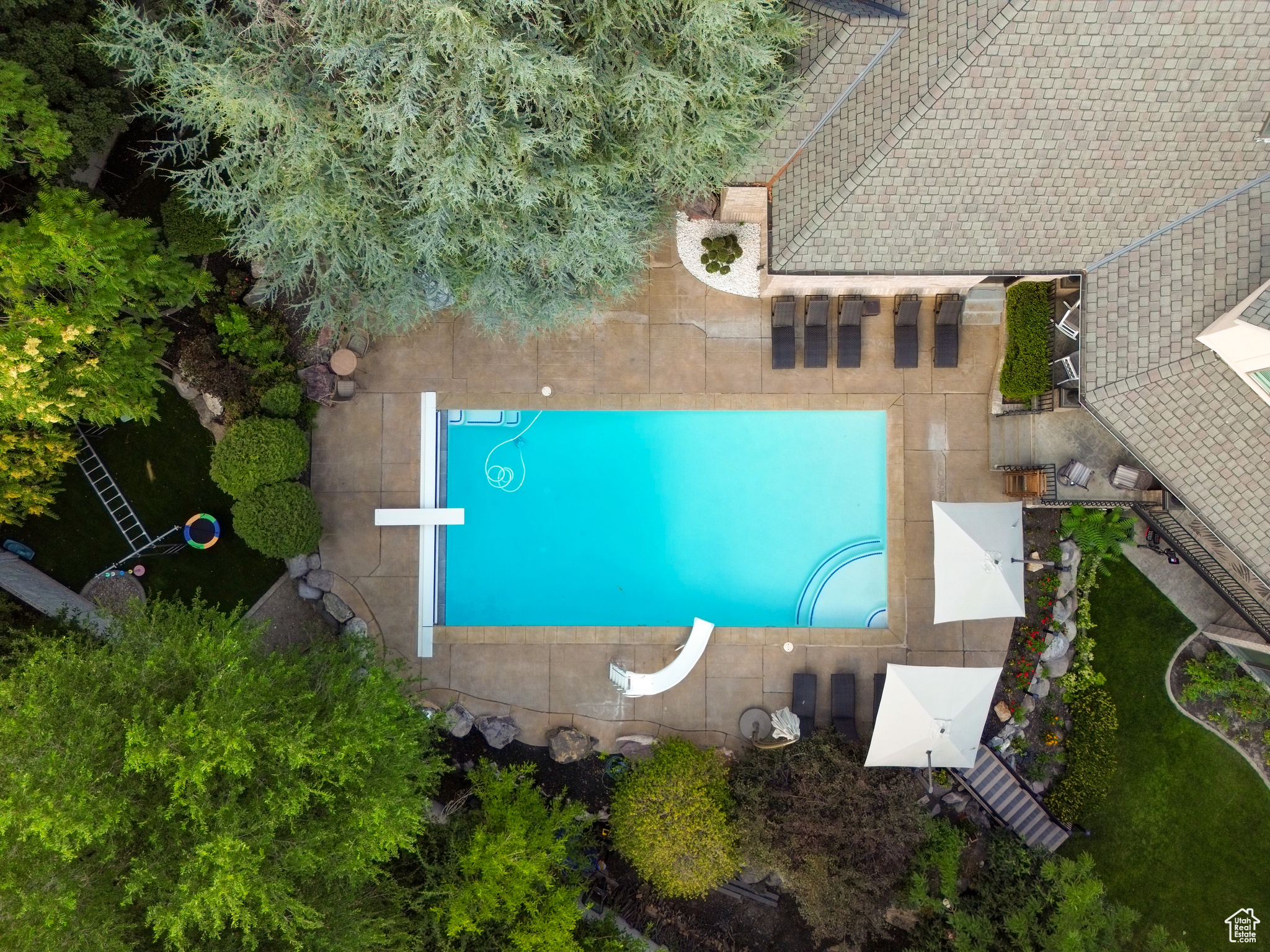 PINNACLE POINTE - Residential