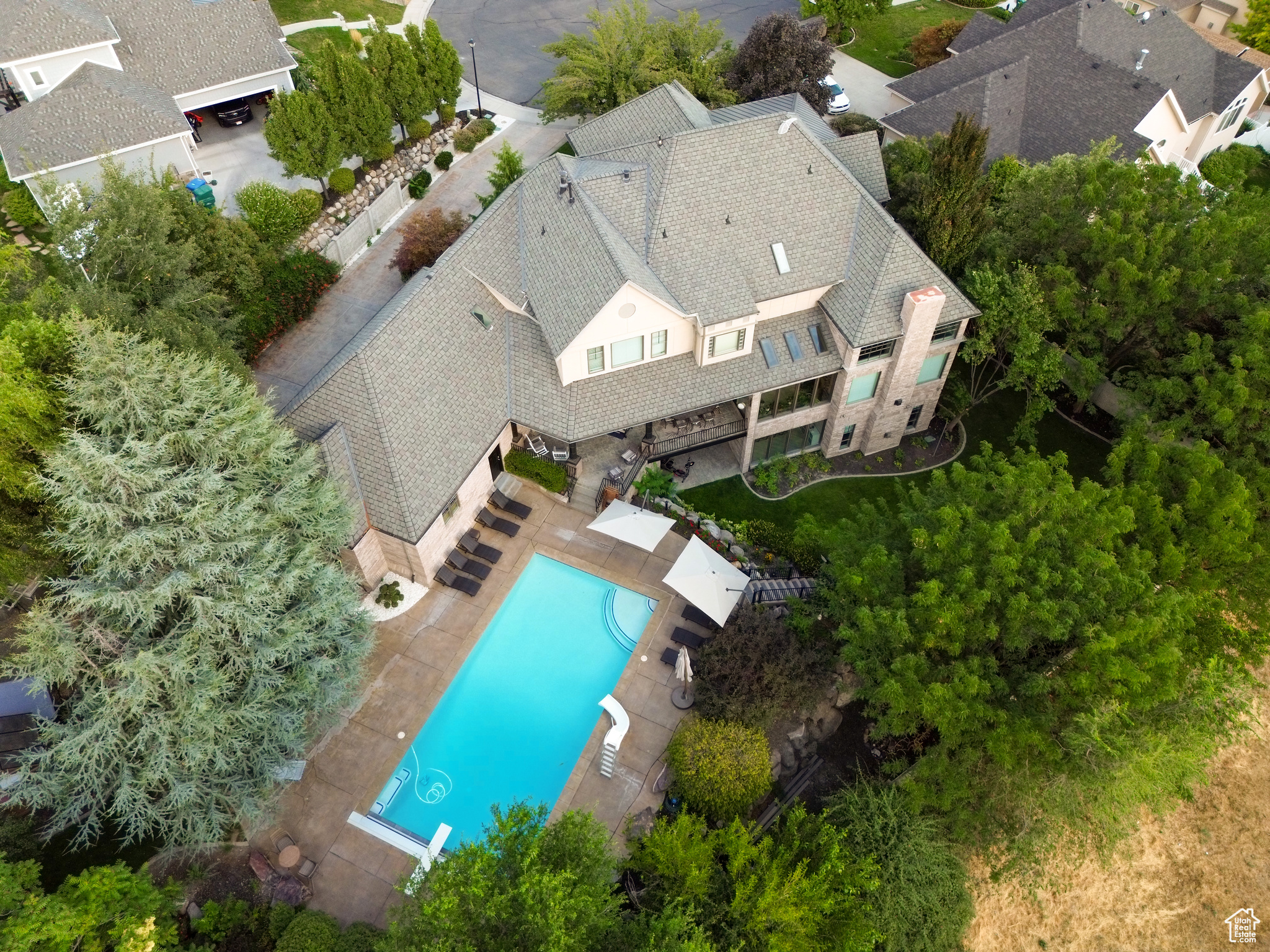 PINNACLE POINTE - Residential
