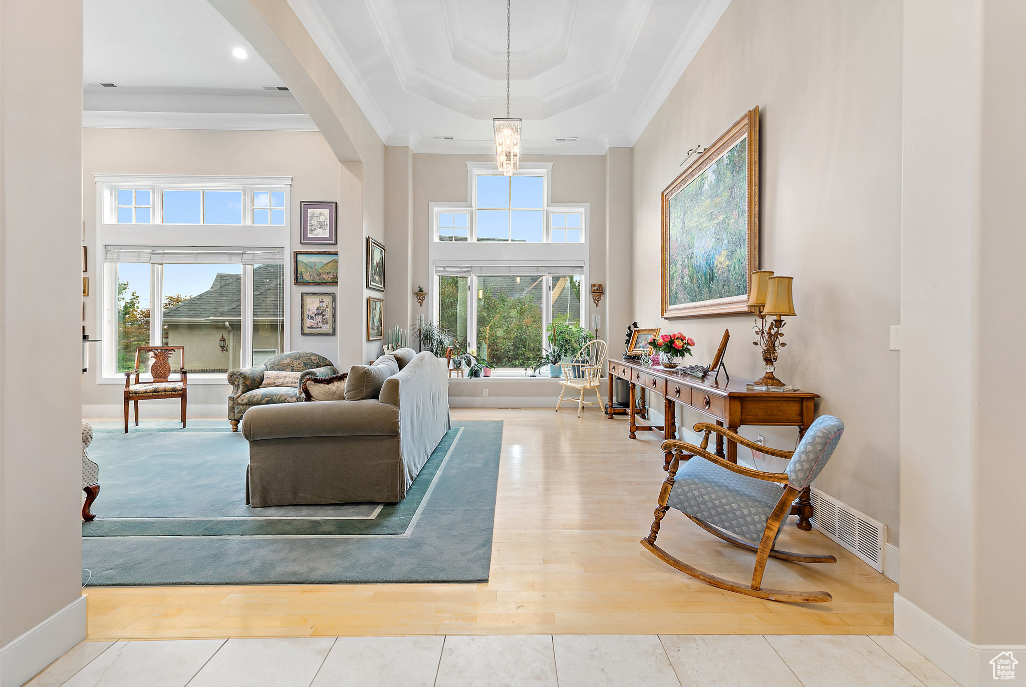 PINNACLE POINTE - Residential
