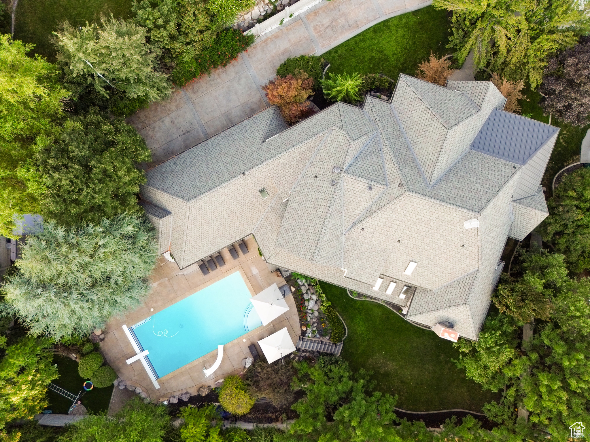 PINNACLE POINTE - Residential