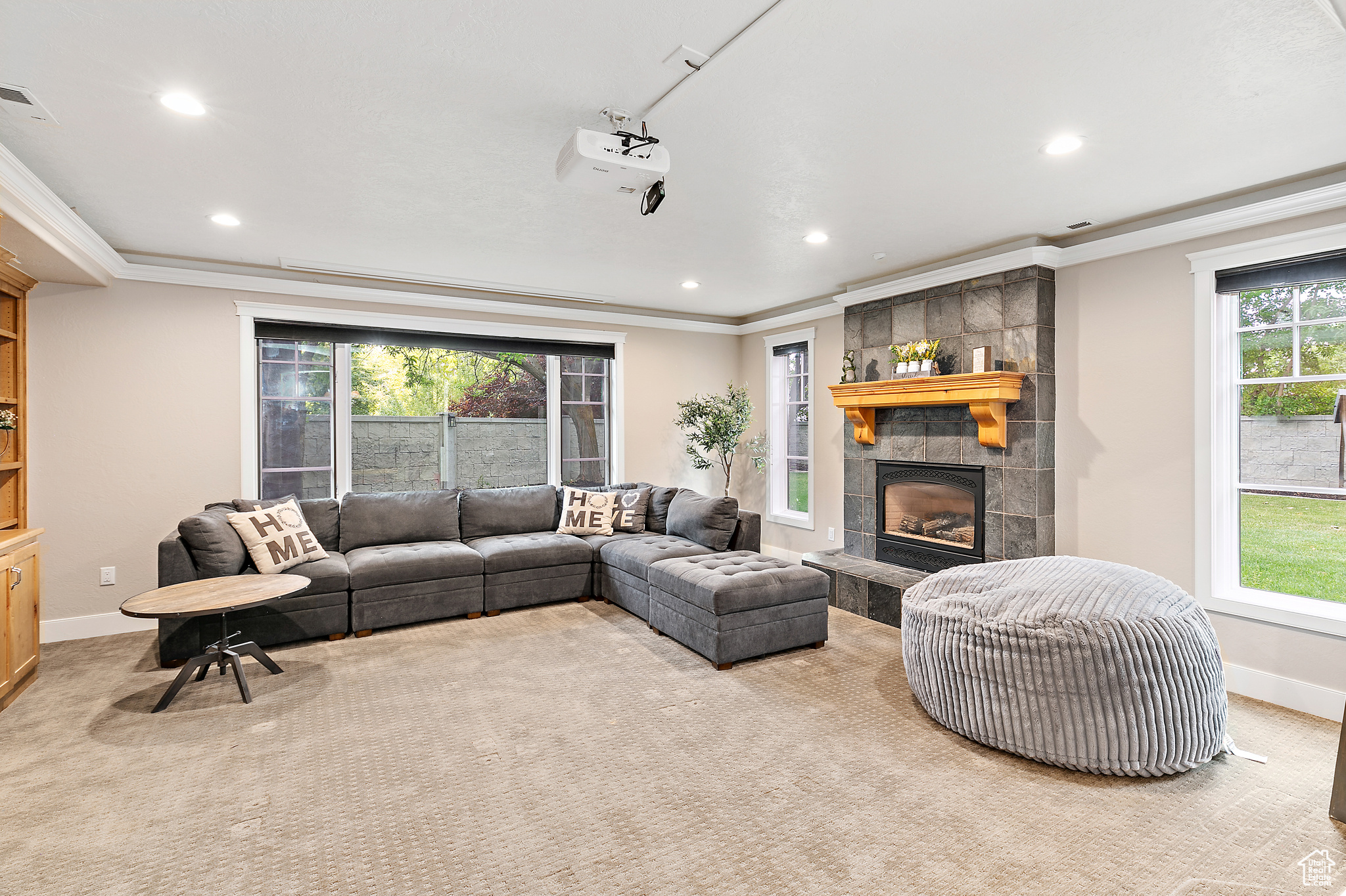 PINNACLE POINTE - Residential