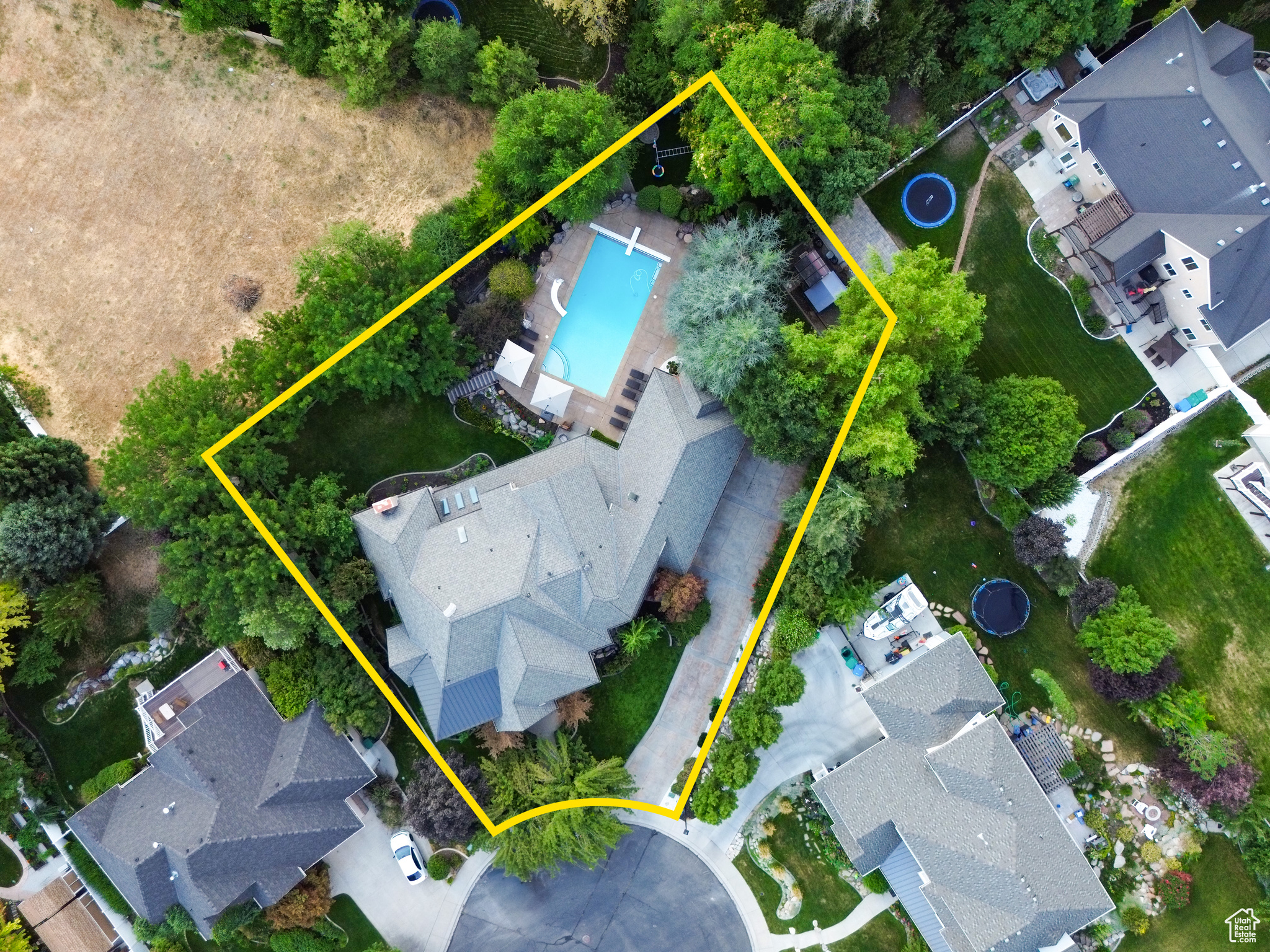 PINNACLE POINTE - Residential