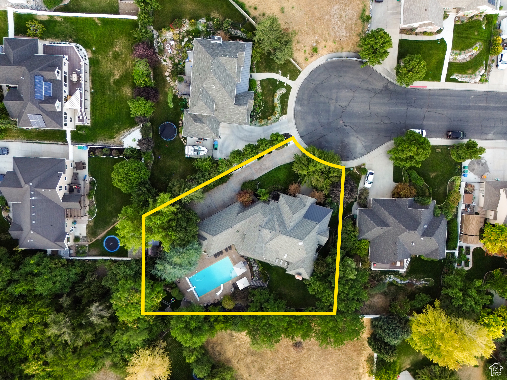 PINNACLE POINTE - Residential