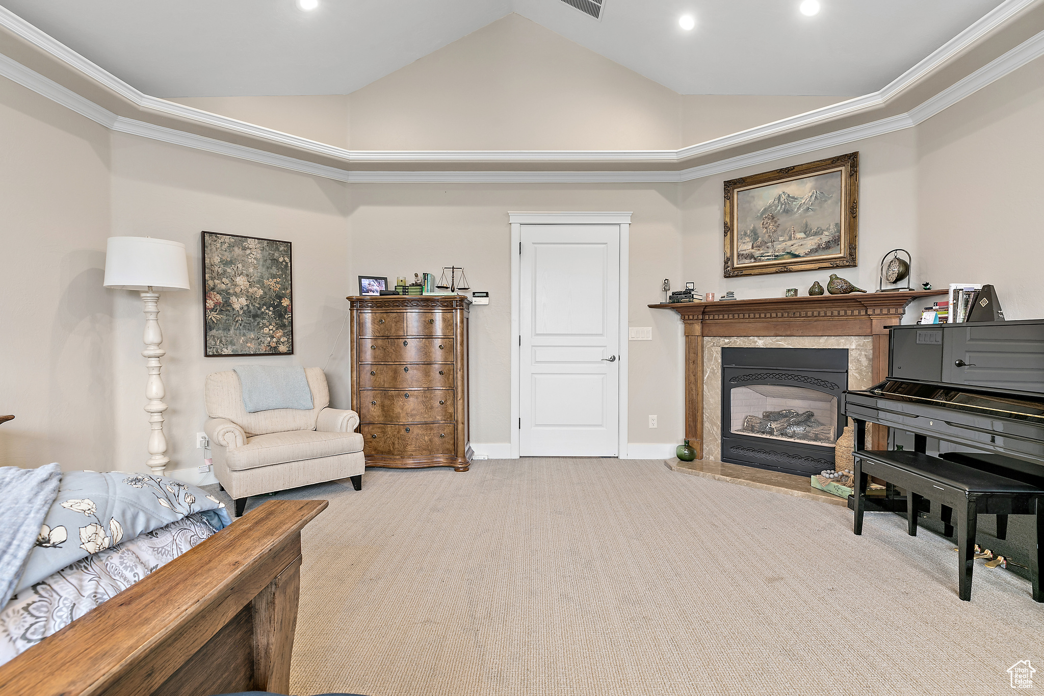 PINNACLE POINTE - Residential