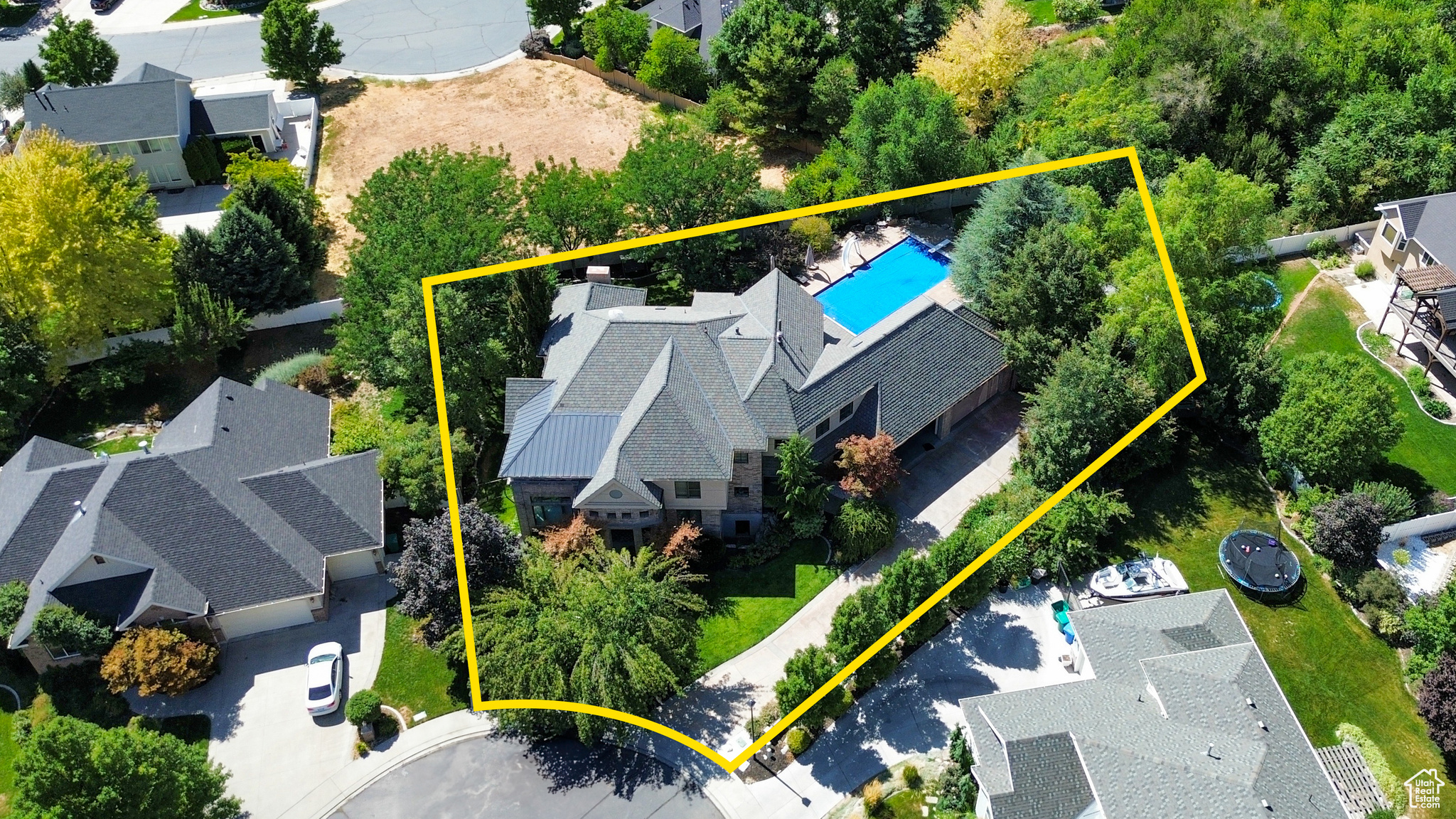 PINNACLE POINTE - Residential