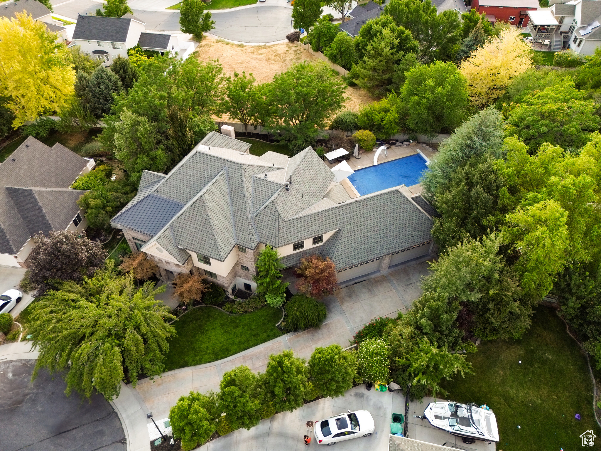 PINNACLE POINTE - Residential
