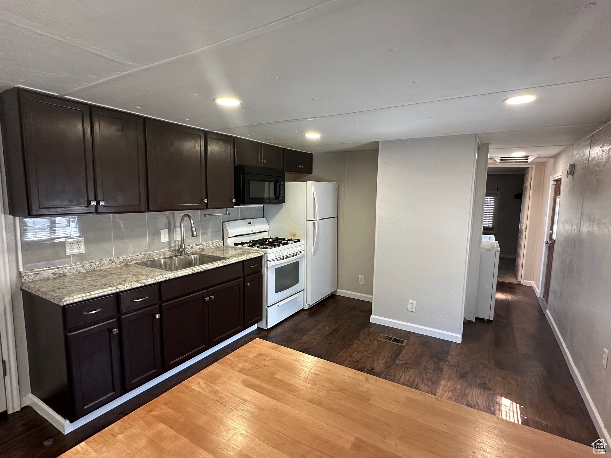 200 Kings Ct, Logan, Utah image 2