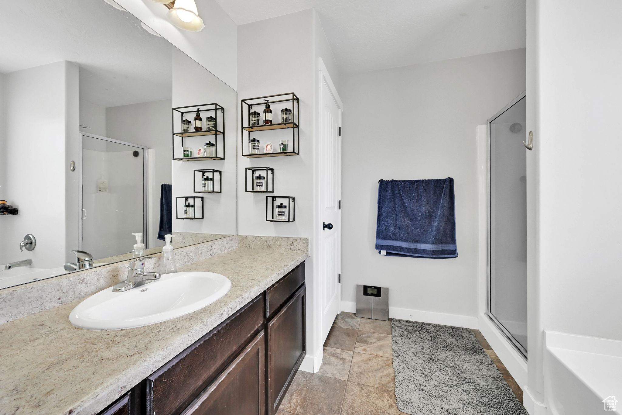 West Valley City, Utah 84119, United States, 3 Bedrooms Bedrooms, ,3 BathroomsBathrooms,Residential,Active,107572