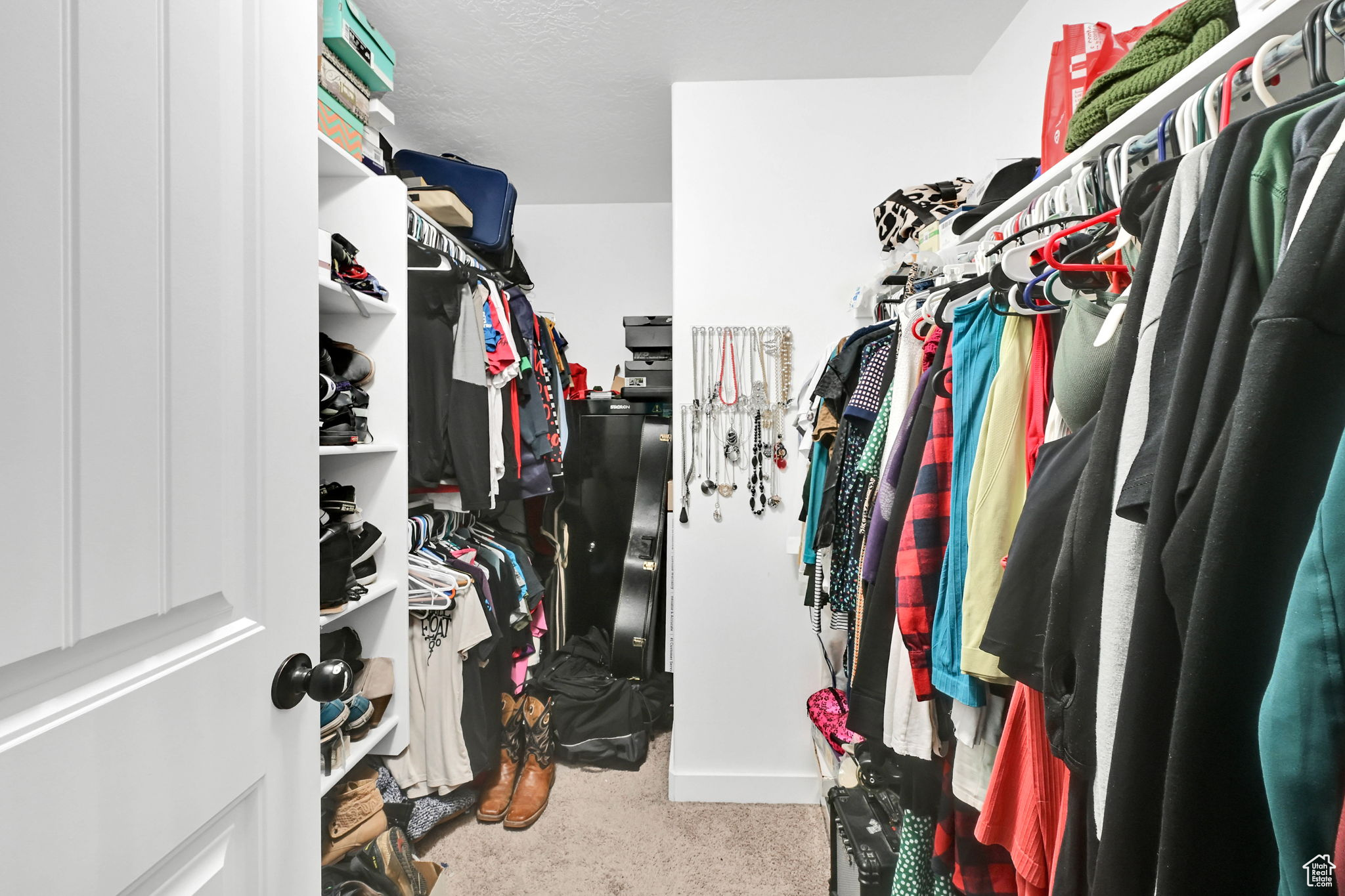 West Valley City, Utah 84119, United States, 3 Bedrooms Bedrooms, ,3 BathroomsBathrooms,Residential,Active,107572